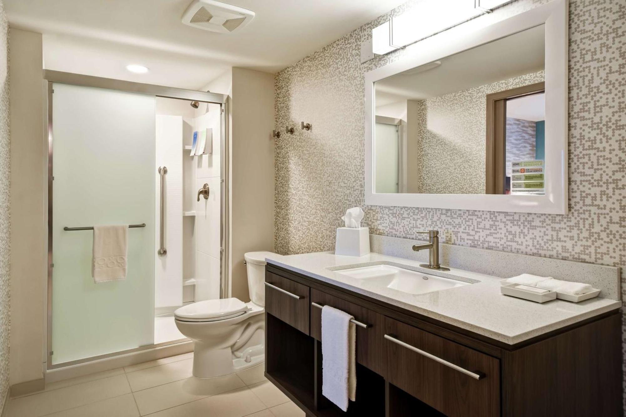 One-Bedroom King Suite - Non-Smoking