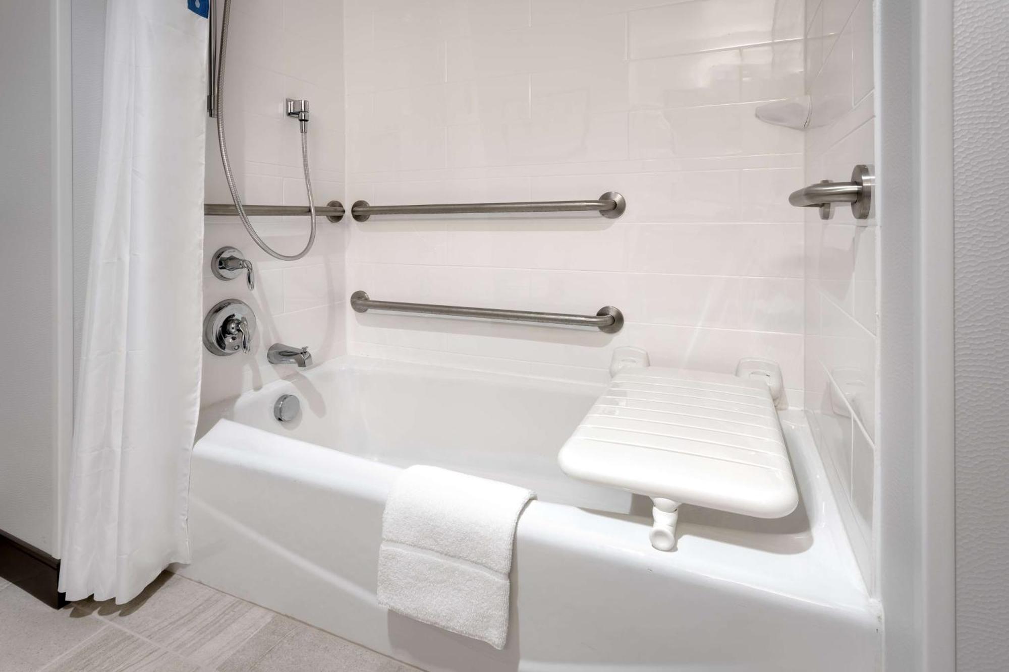 Queen Room Two Queen Beds Mobility Access or Non-Smoking