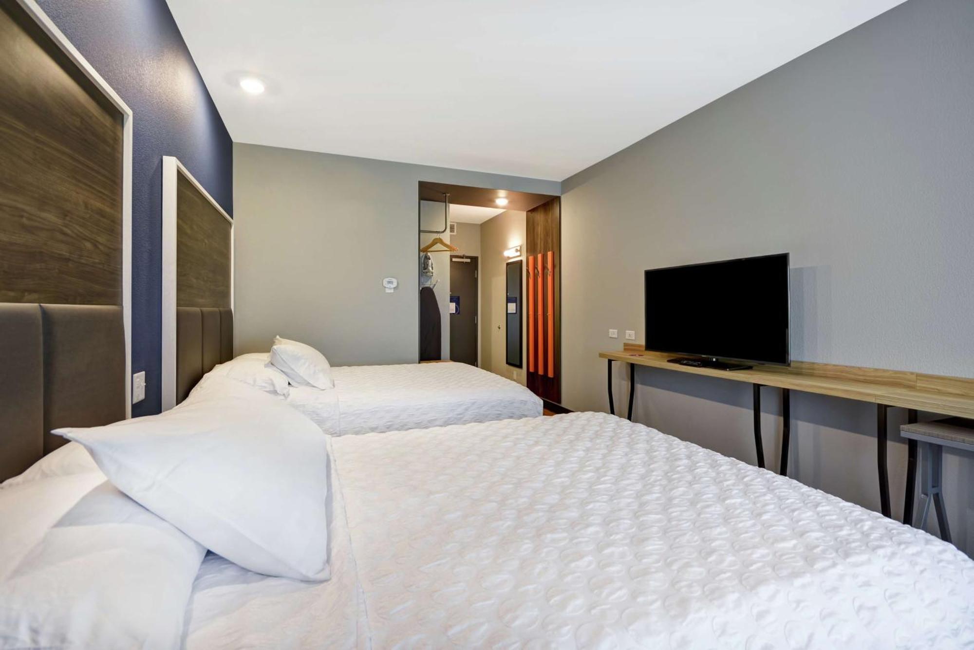 Queen Room with Two Queen Beds