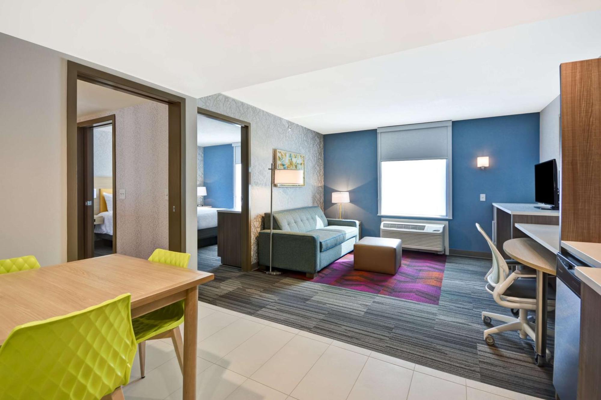 One-Bedroom King Suite - Non-Smoking