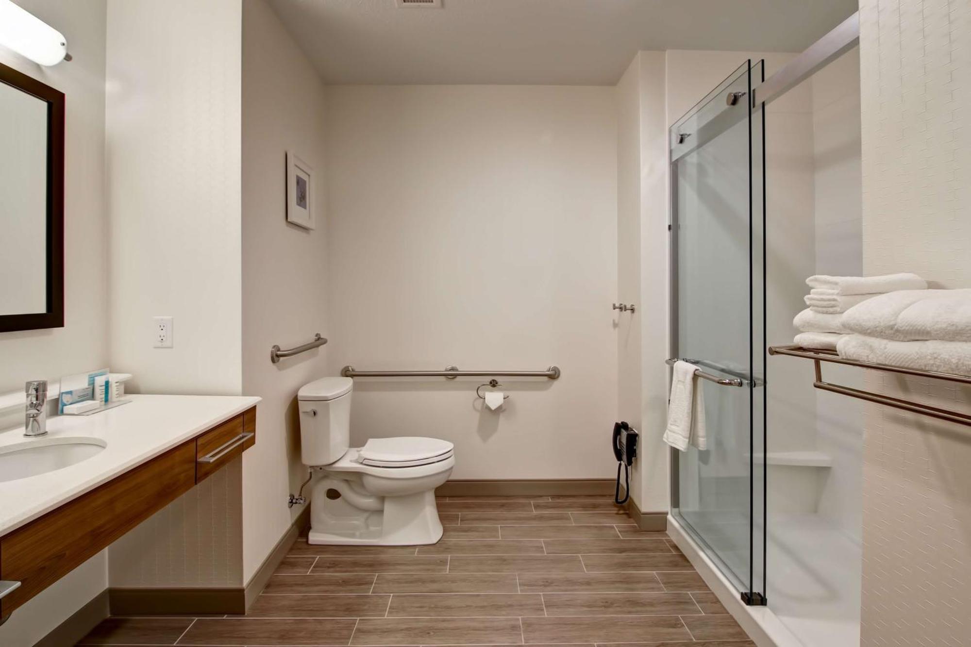 Queen Room Two Queen Beds Roll Shower Mobility Hearing Access or Non-Smoking
