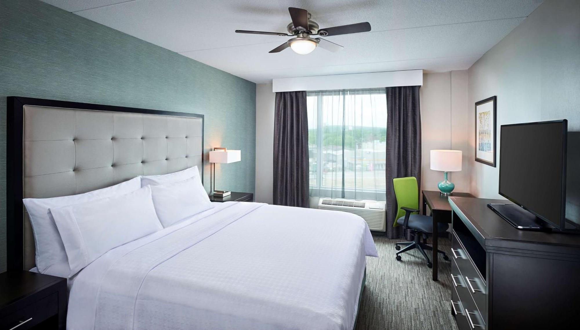 One-Bedroom King Suite Non-Smoking