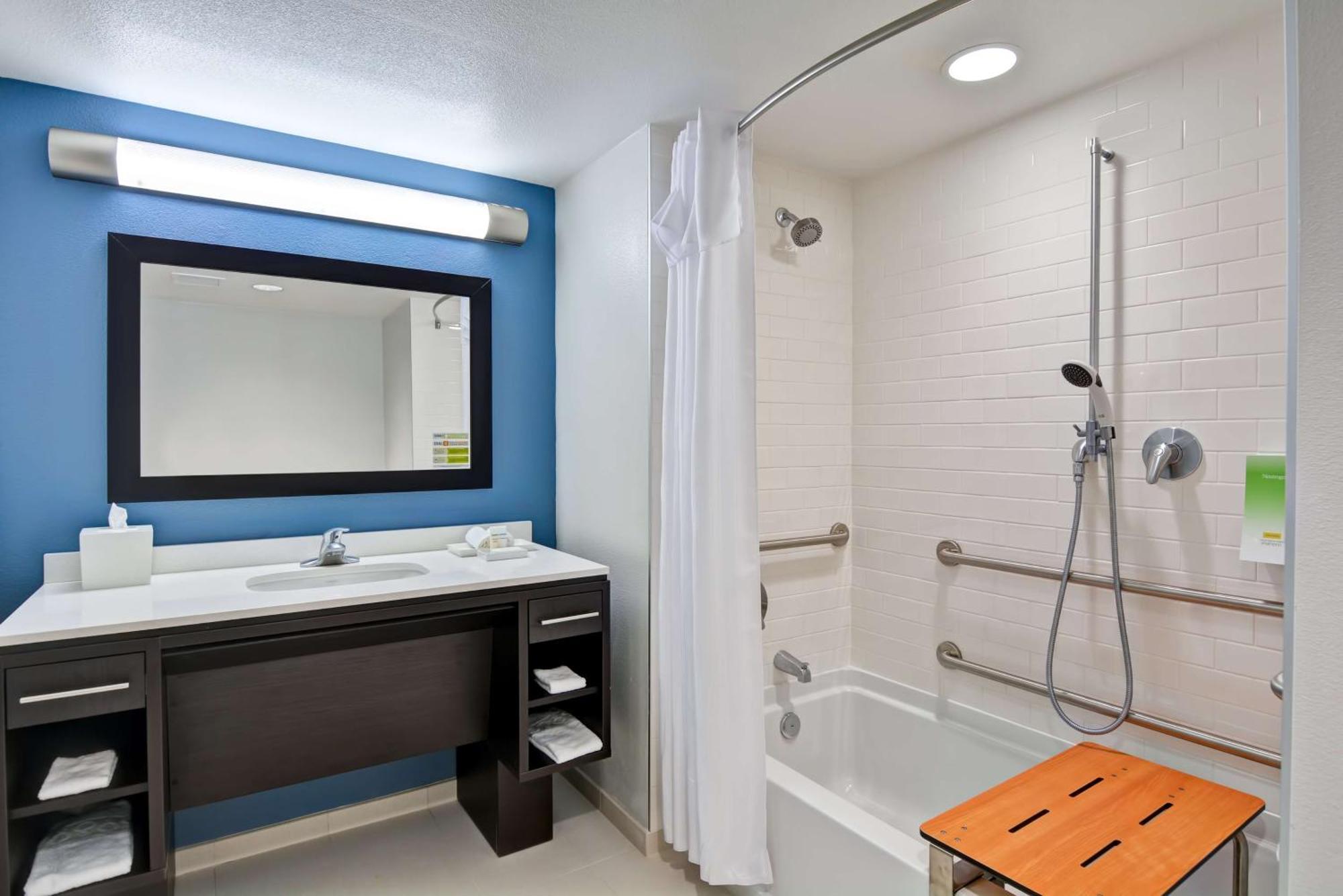 King Studio Suite - Mobility Access/Non-Smoking