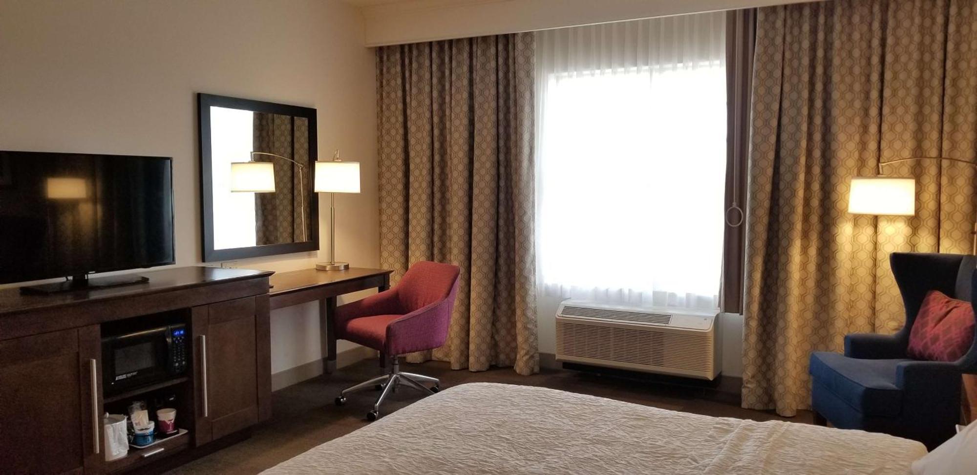 King Room Accessible Tub Mobility Hearing Access or Non-Smoking