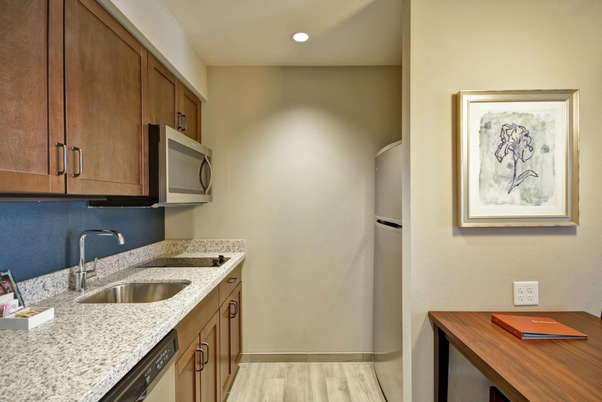 King Studio Suite Hearing Access or Non-Smoking