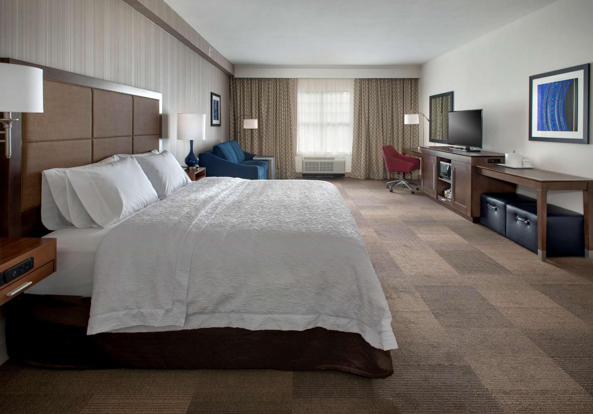 King Room Hearing Access or Non-Smoking