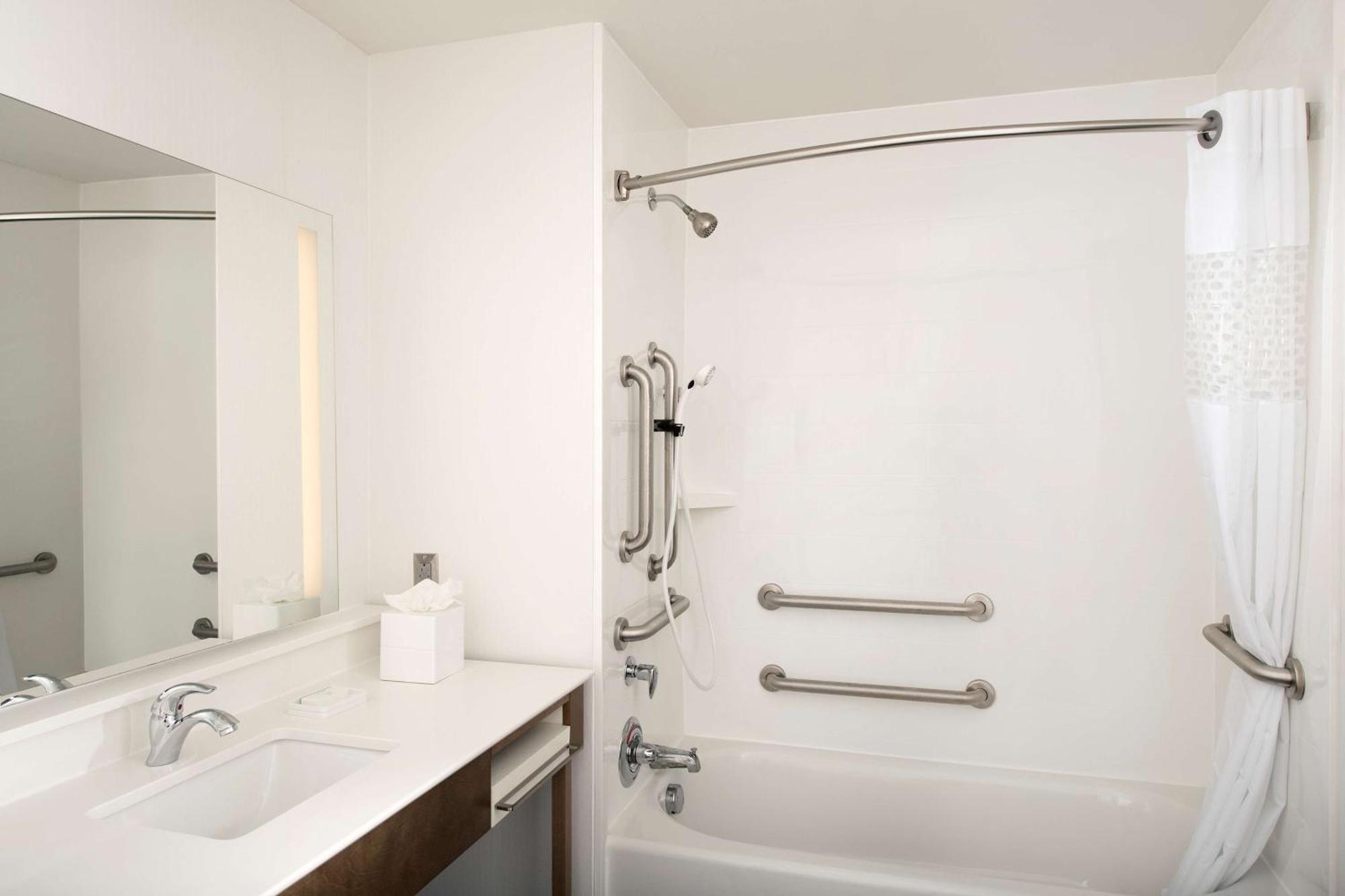 King Room Mobility Access or Non-Smoking