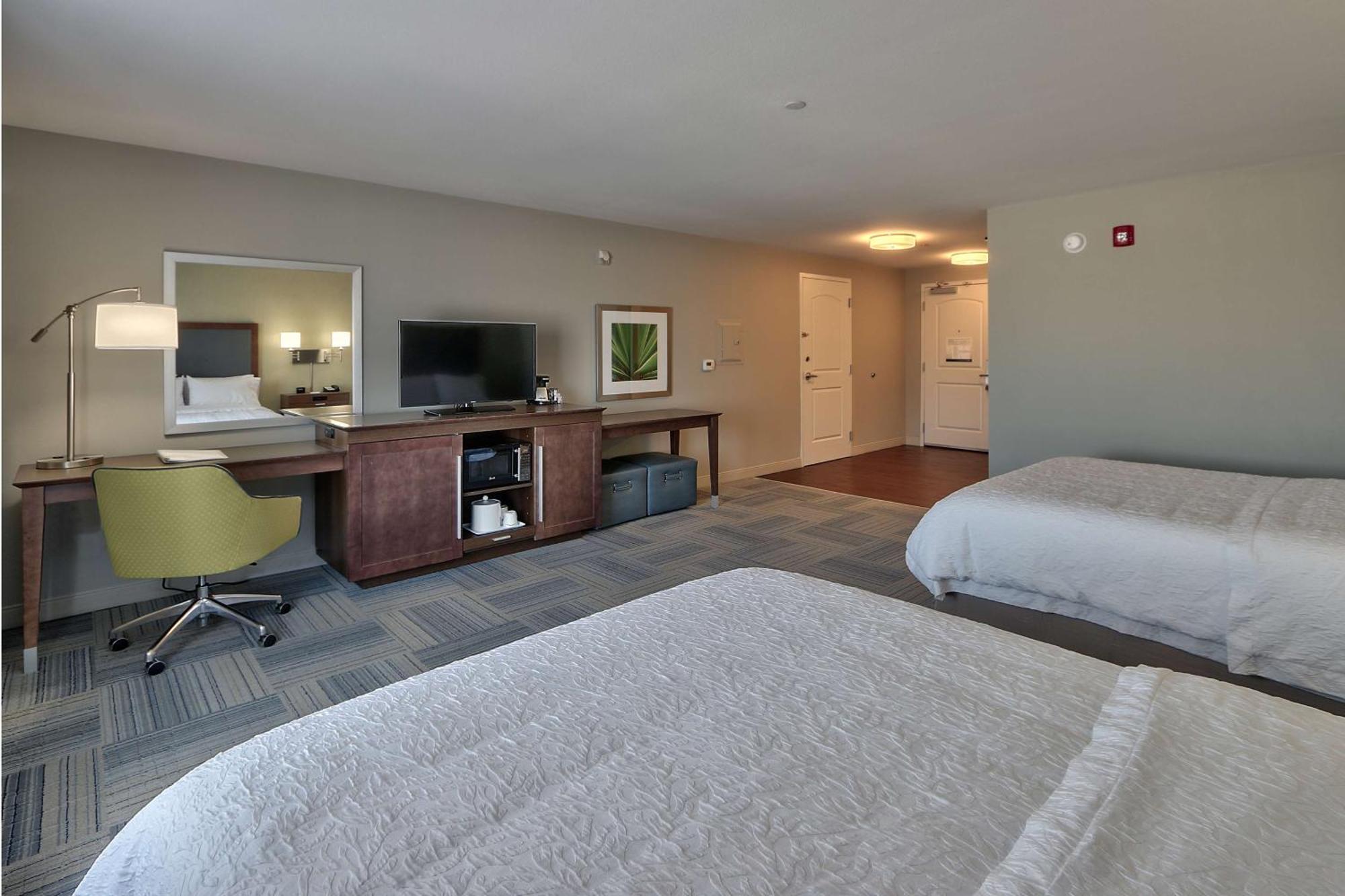 Queen Room Two Queen Beds Mobility Hearing Access or Non-Smoking