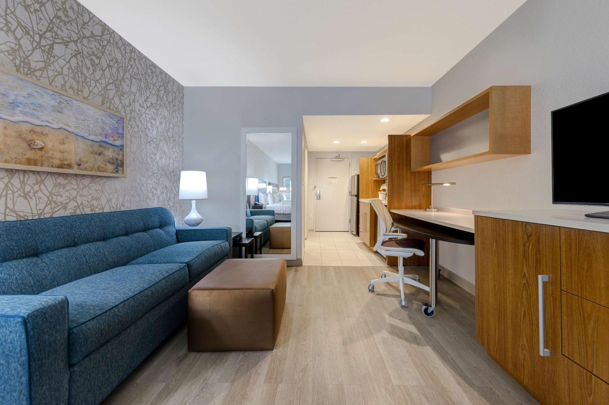 Queen Studio Two Queen Beds Non-Smoking