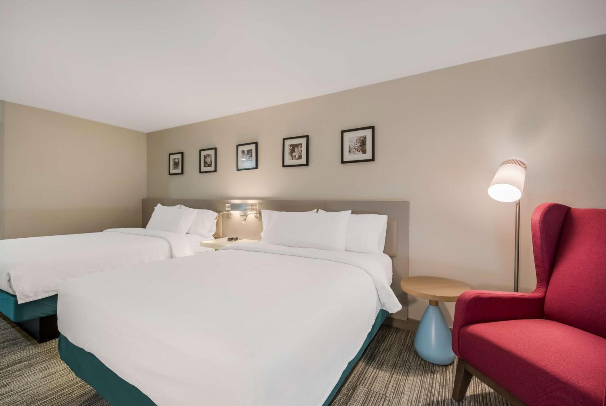 Queen Room Two Queen Beds Top Floor
