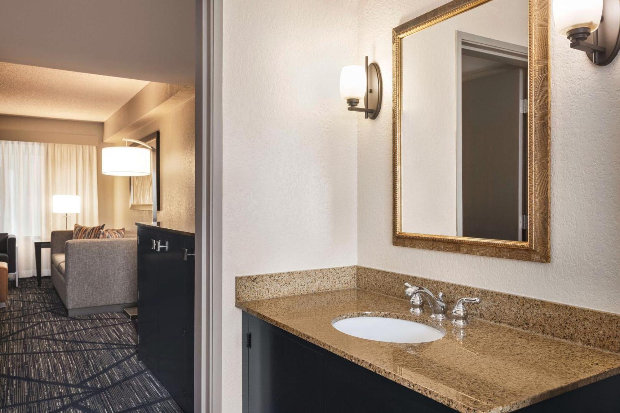 Premium King Suite