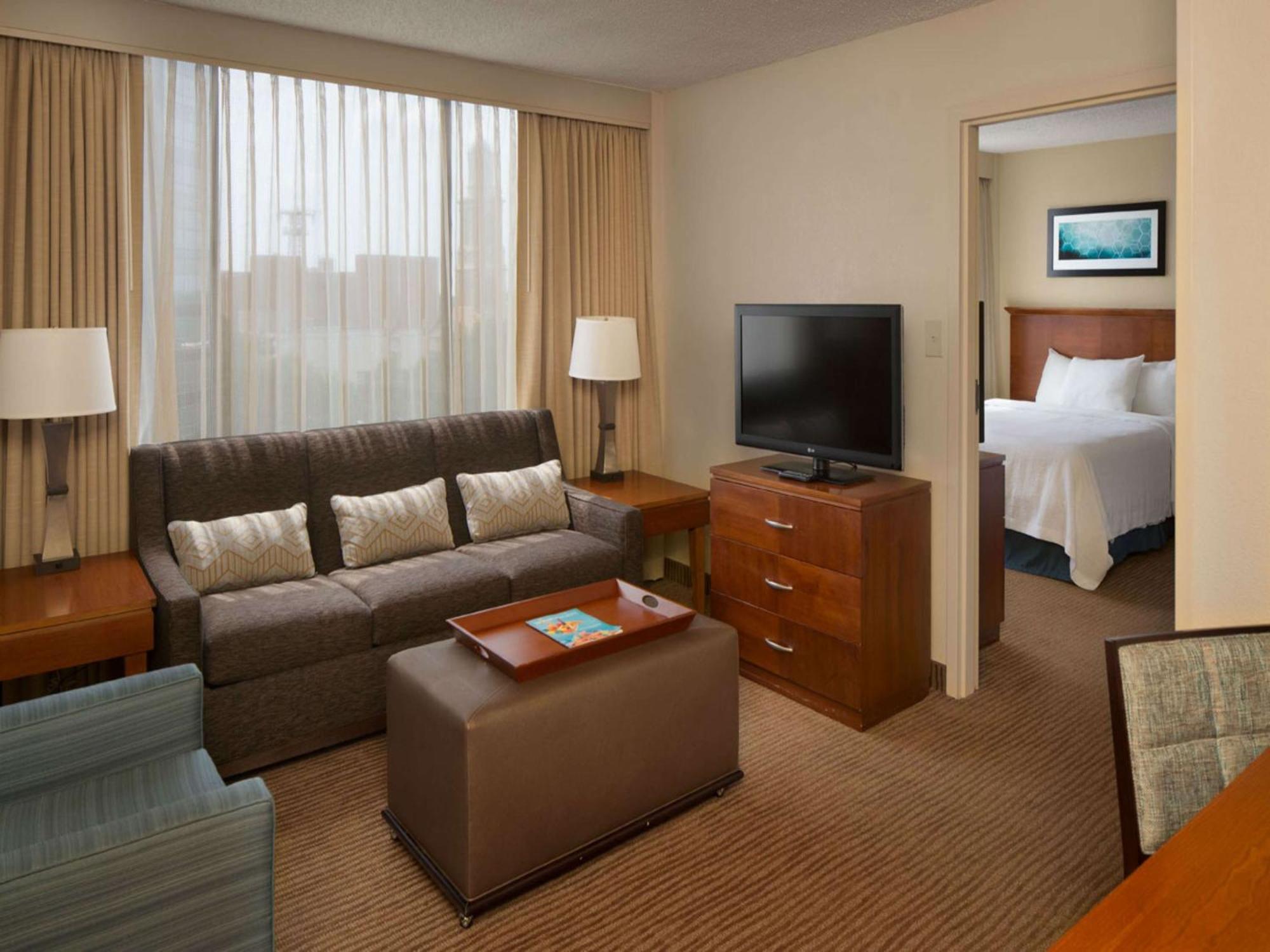 Premium King Suite Non-Smoking