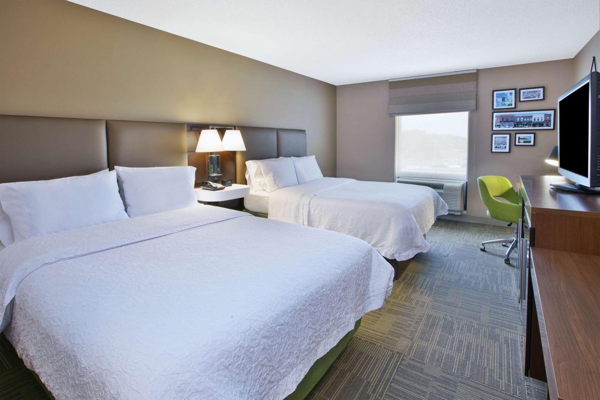 Room with Two Queen Beds - Non-Smoking