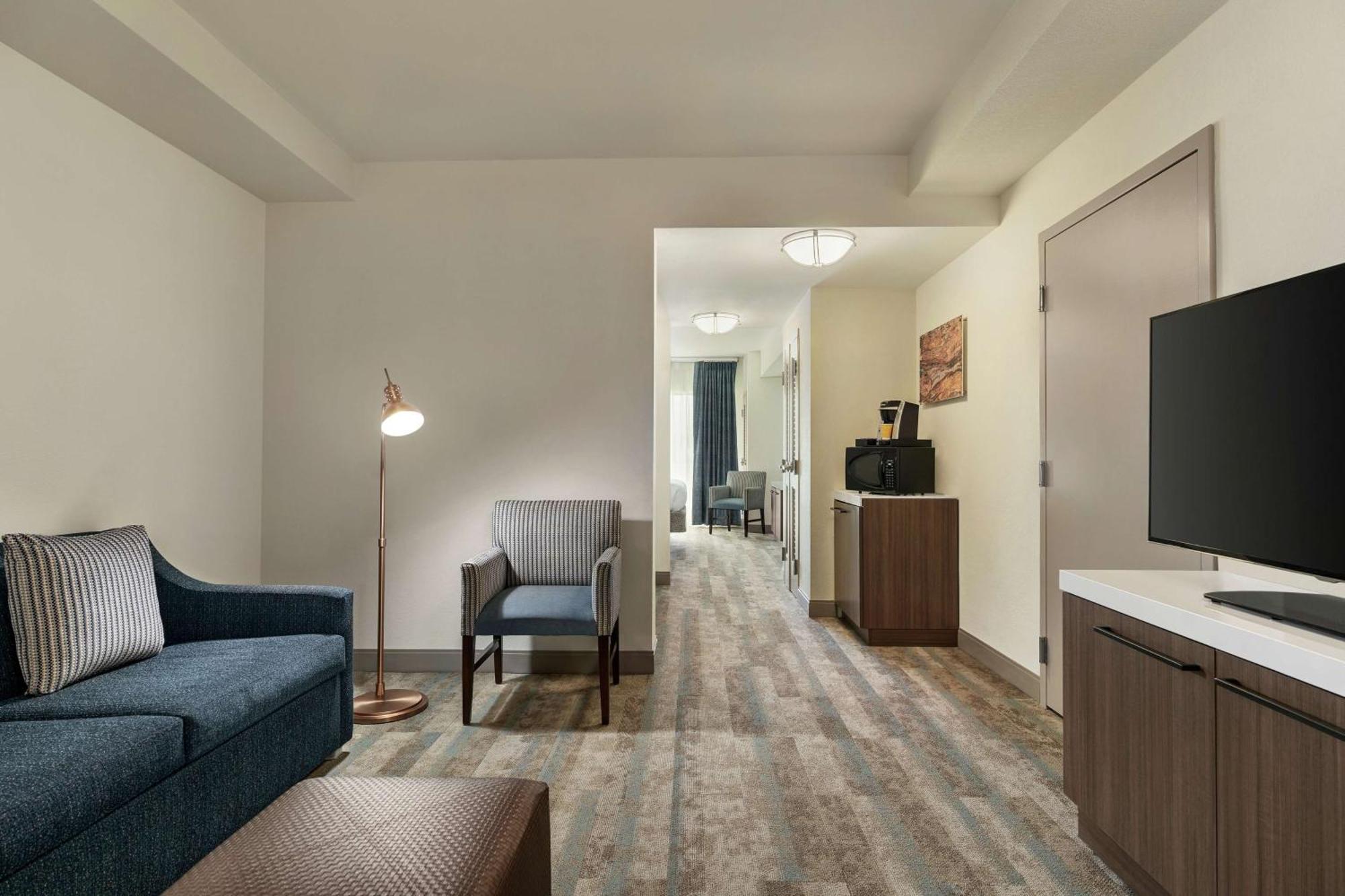 Junior King Suite Seating Area