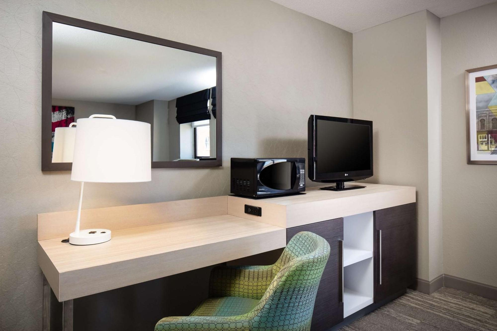 King Room - Hearing Access/Non-Smoking