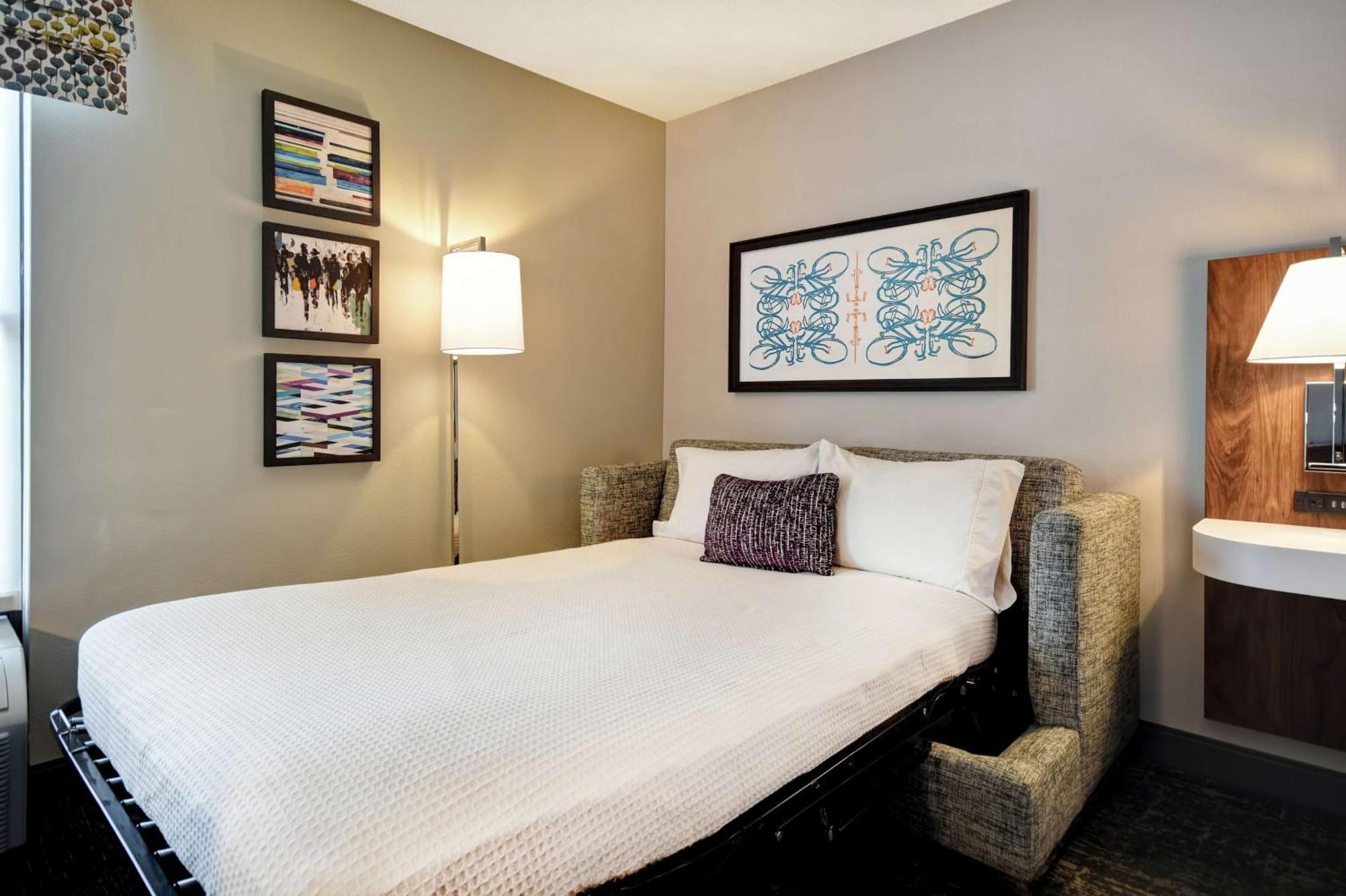 King Room with Sofa Bed