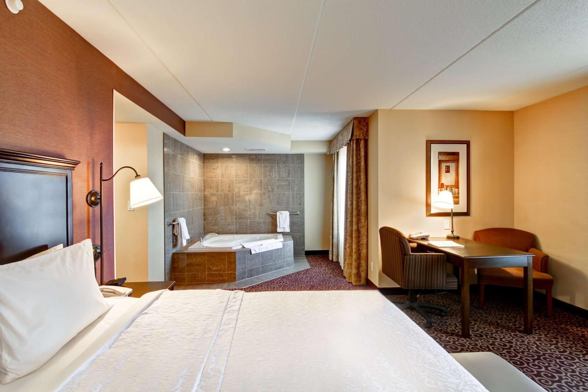 Deluxe King Room Whirpool Non-Smoking