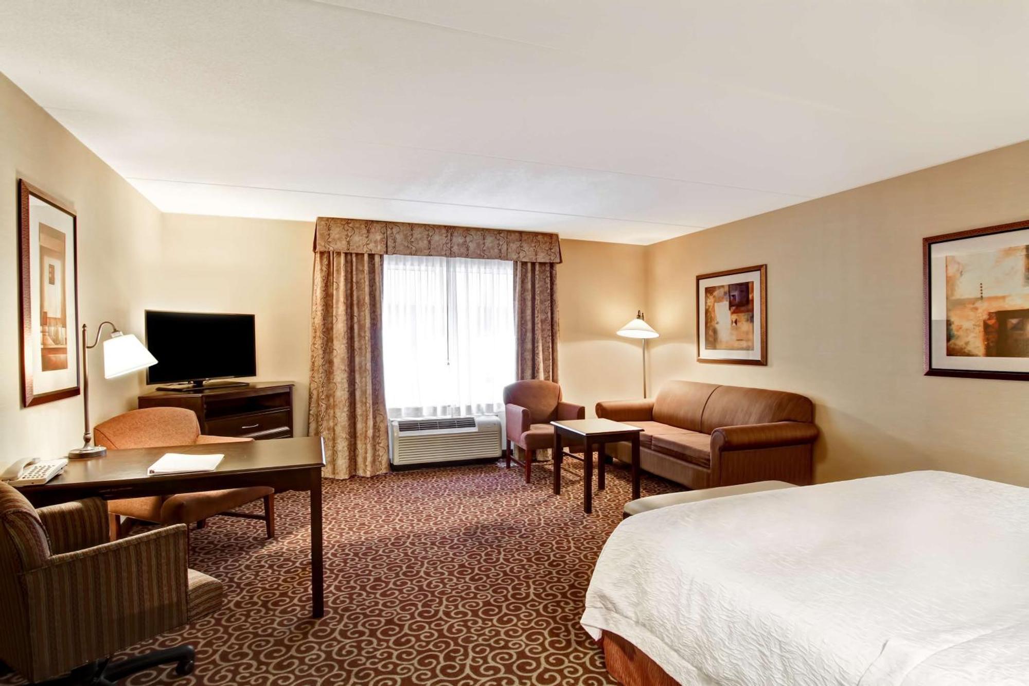 King Room Sofa Bed Disability Access or Non-Smoking