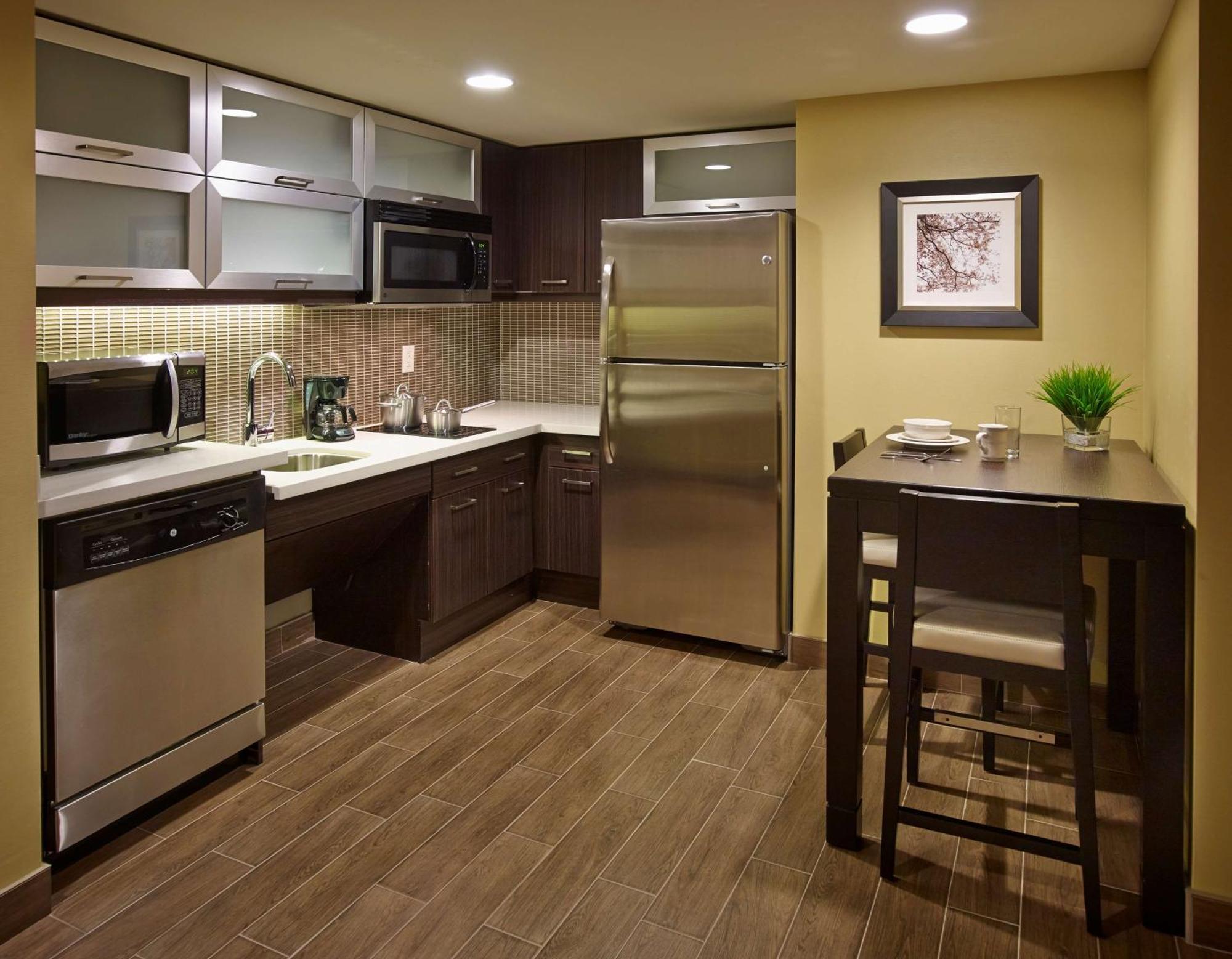 2 Queen Beds 1 Bedroom Suite Shower Non Smoking