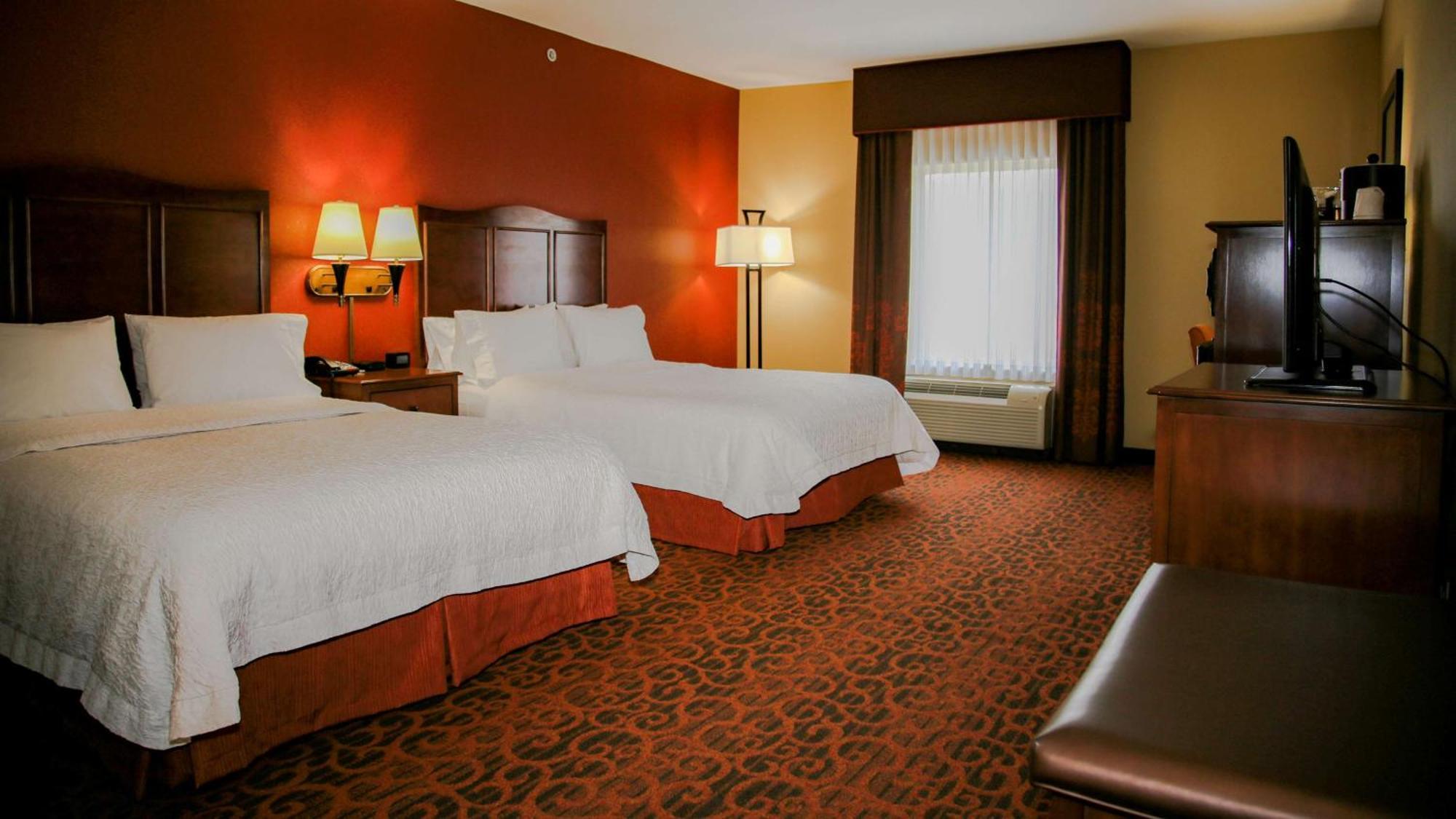 Queen Room Two Queen Beds Hearing Access or Non-Smoking