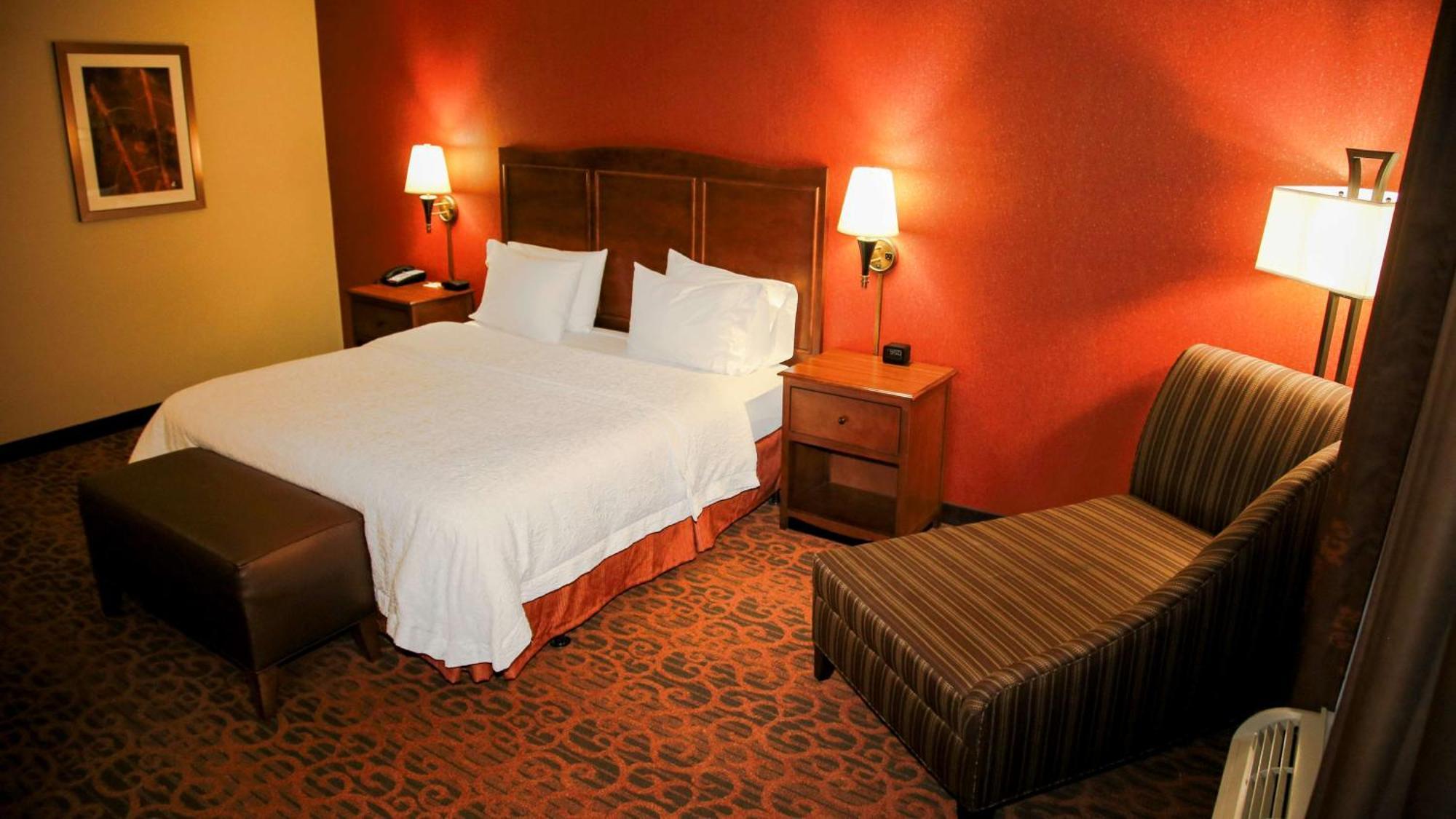 King Room Accessible Tub Mobility Hearing Access or Non-Smoking