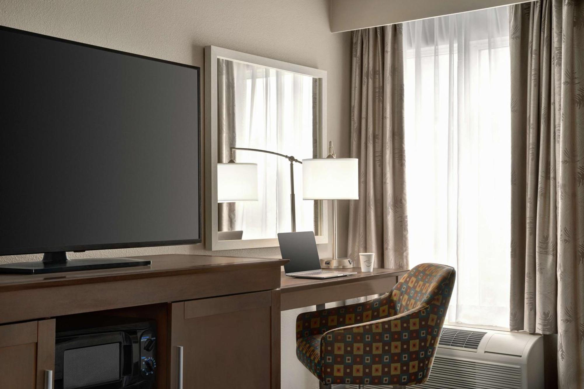 King Room Microwave Refrigerator
