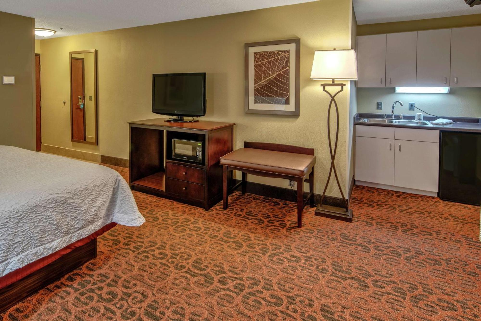 King Room Kitchenette Non-Smoking