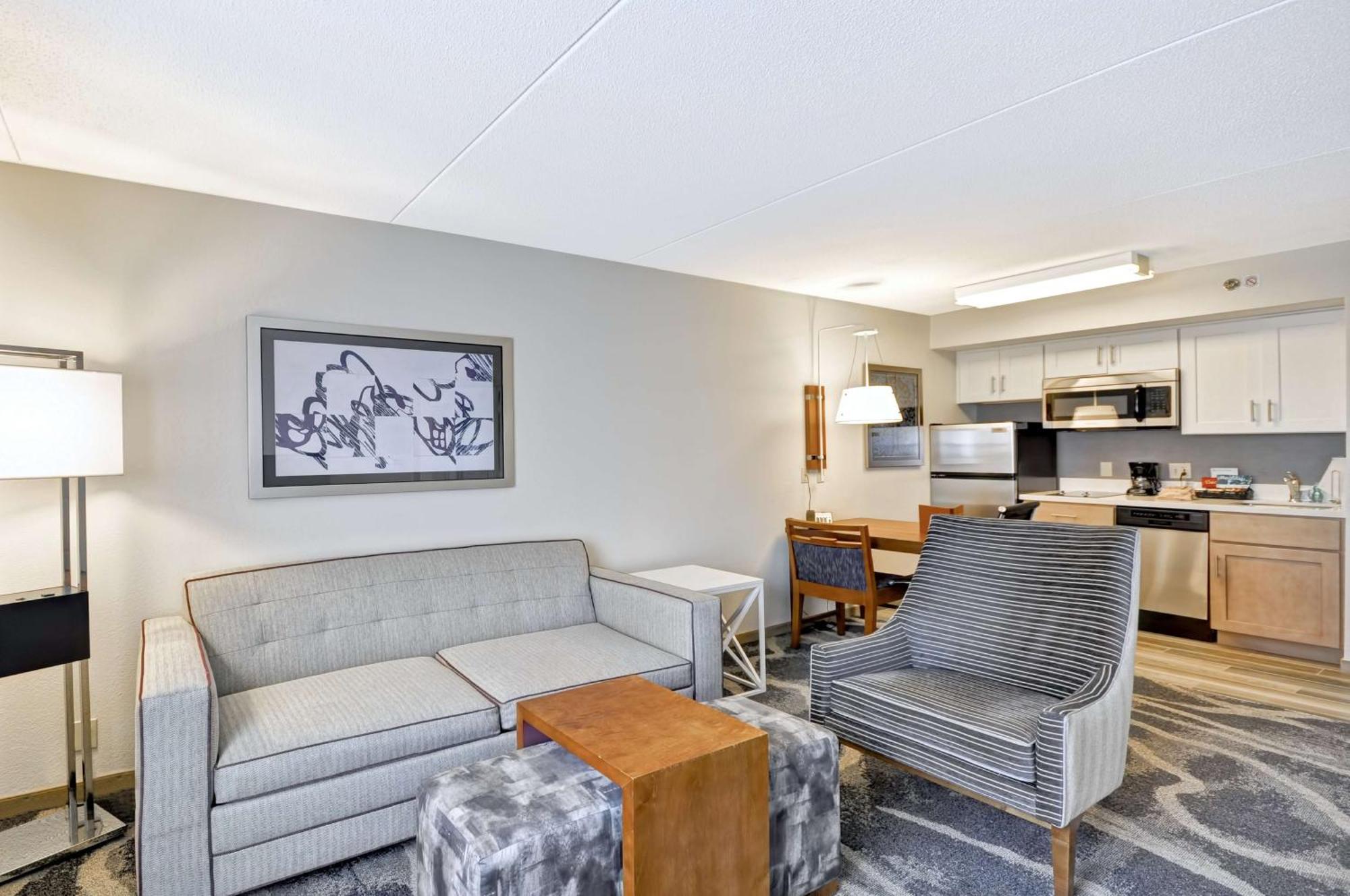 One-Bedroom Queen Suite Non-Smoking