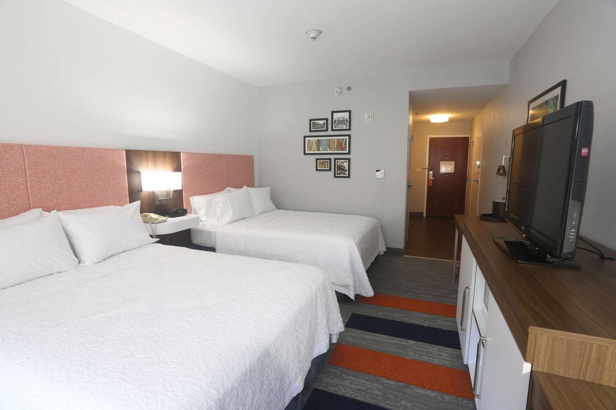 Queen Room Two Queen Beds Mobility Hearing Access or Non-Smoking