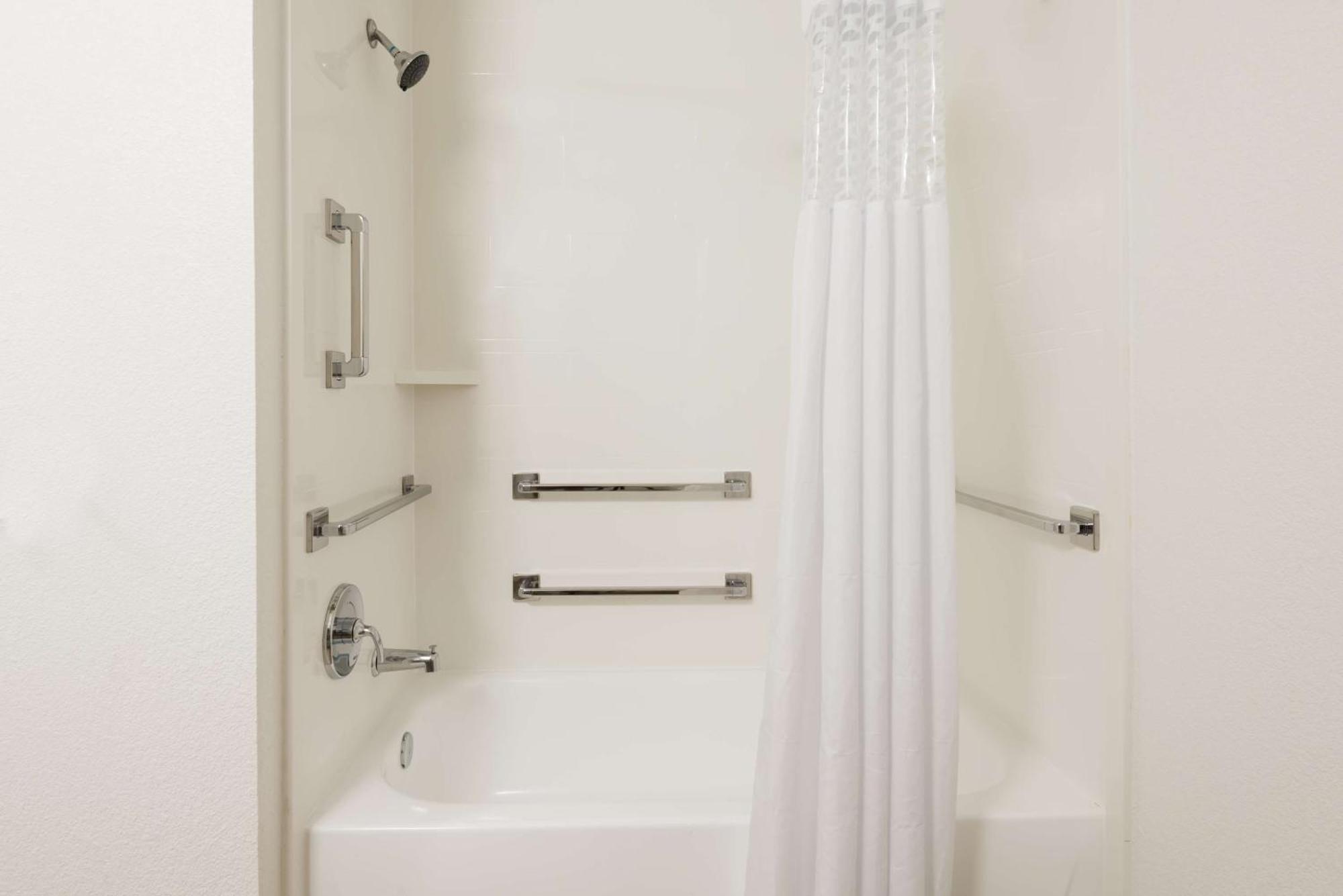 King Room - Mobility Access/Non-Smoking