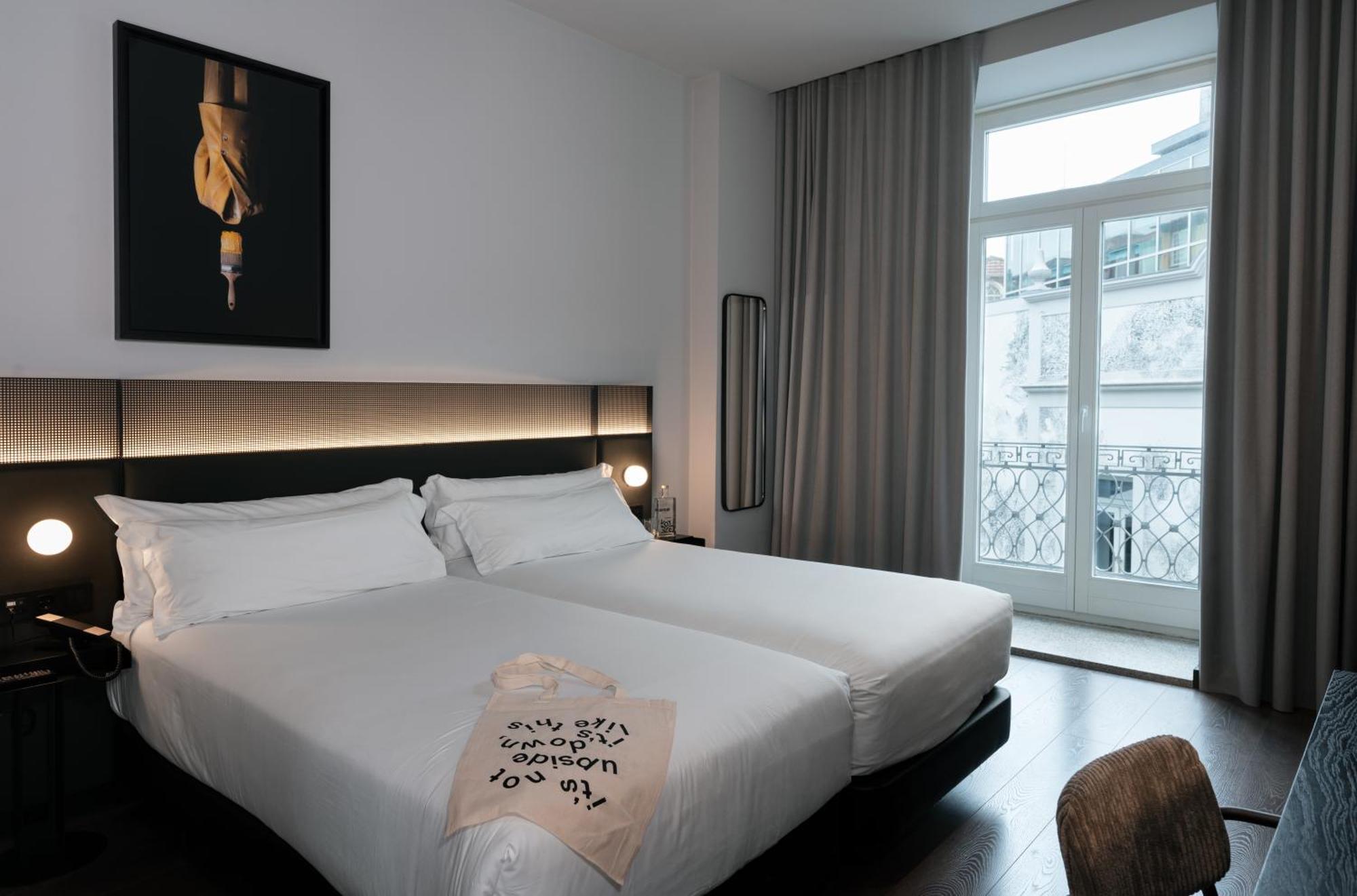 Deluxe Room City View Balcony