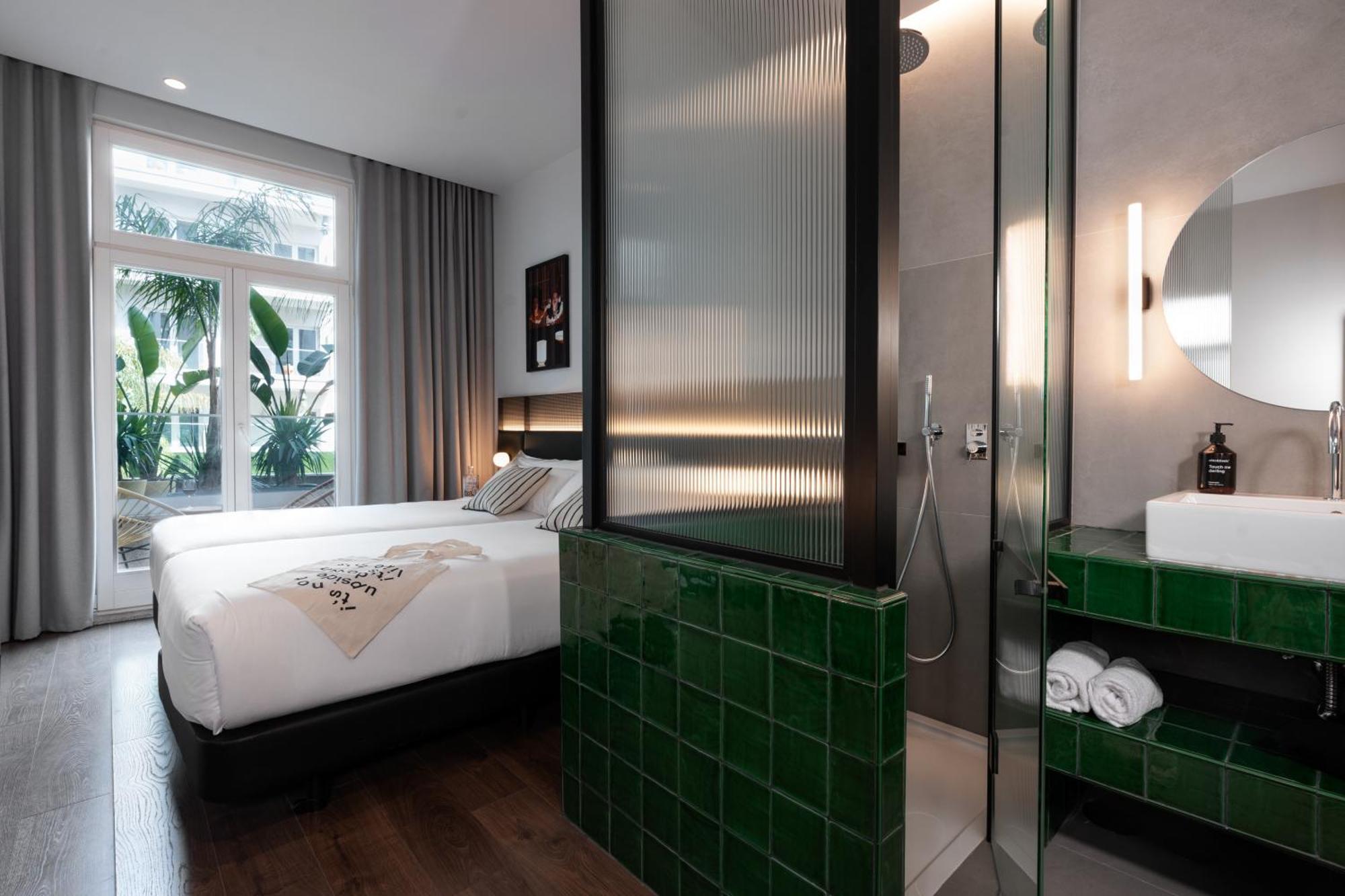 Deluxe Room Garden View Balcony