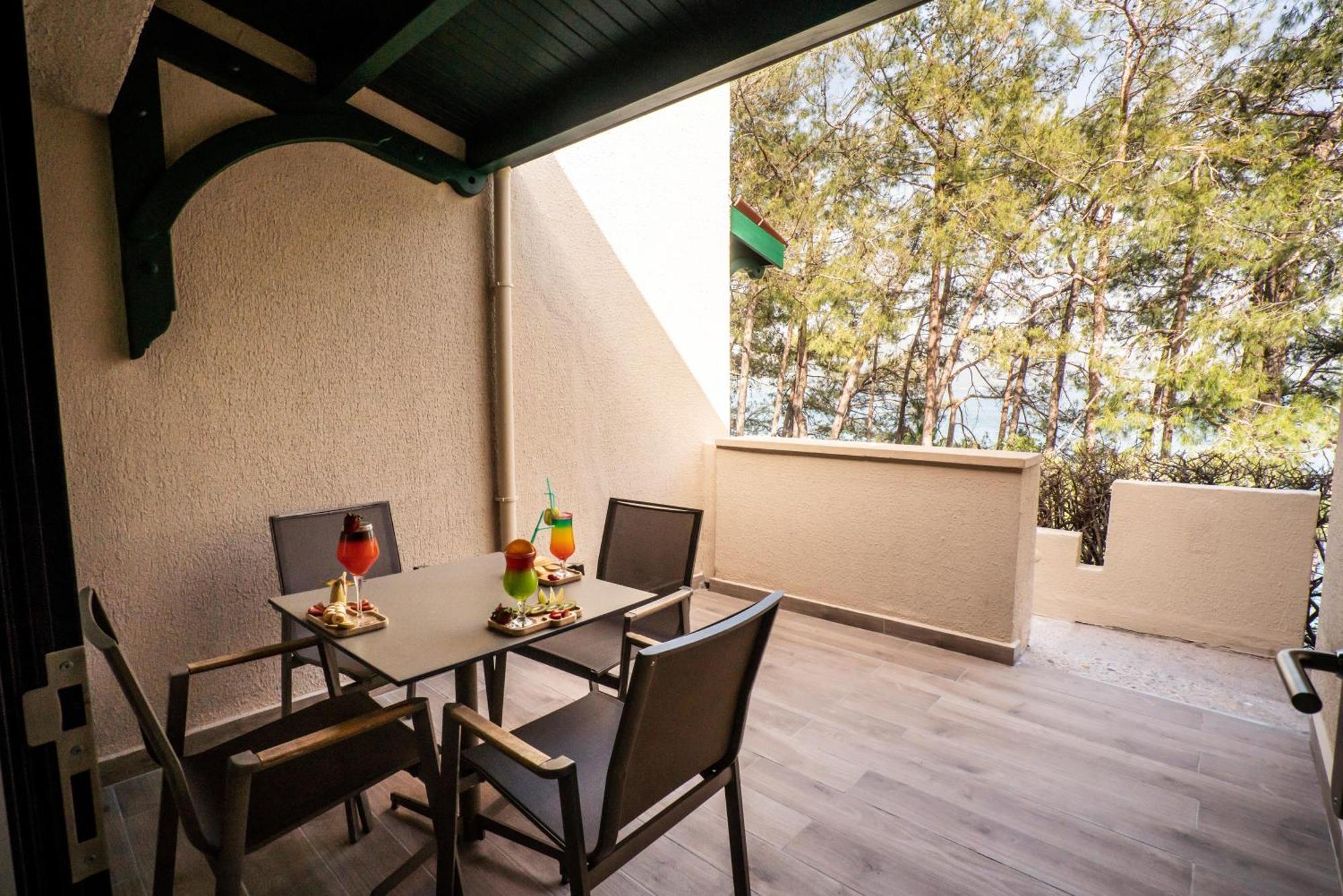Bungalow-Two Bedrooms Garden View