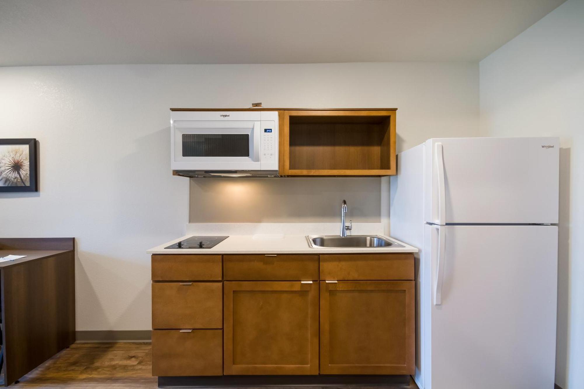 Queen Suite with Two Queen Beds and Tub - Disability Access/Non Smoking