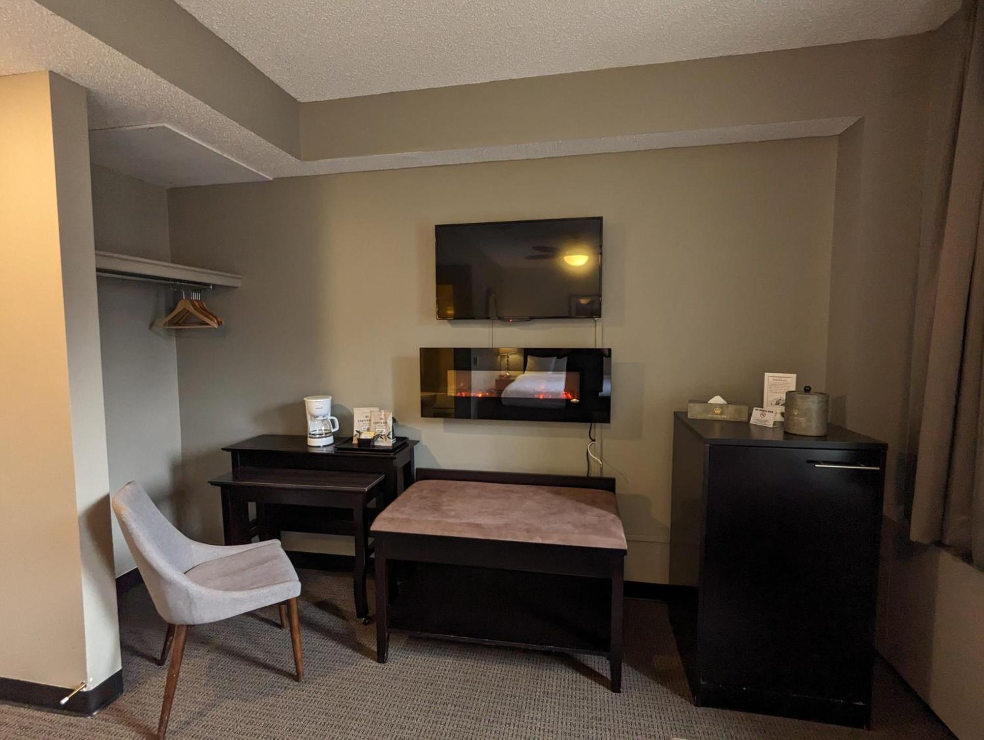 Deluxe King Room