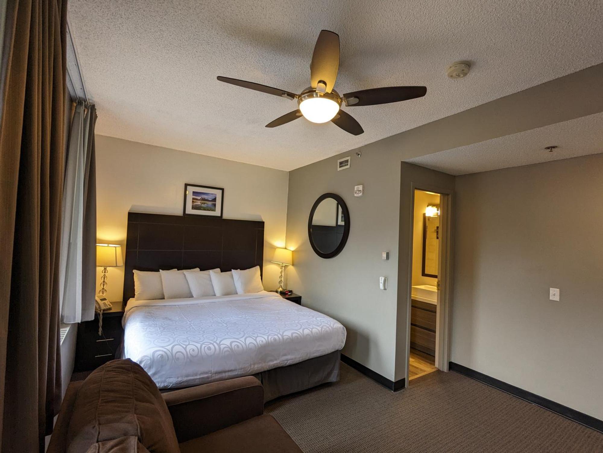 Deluxe King Room