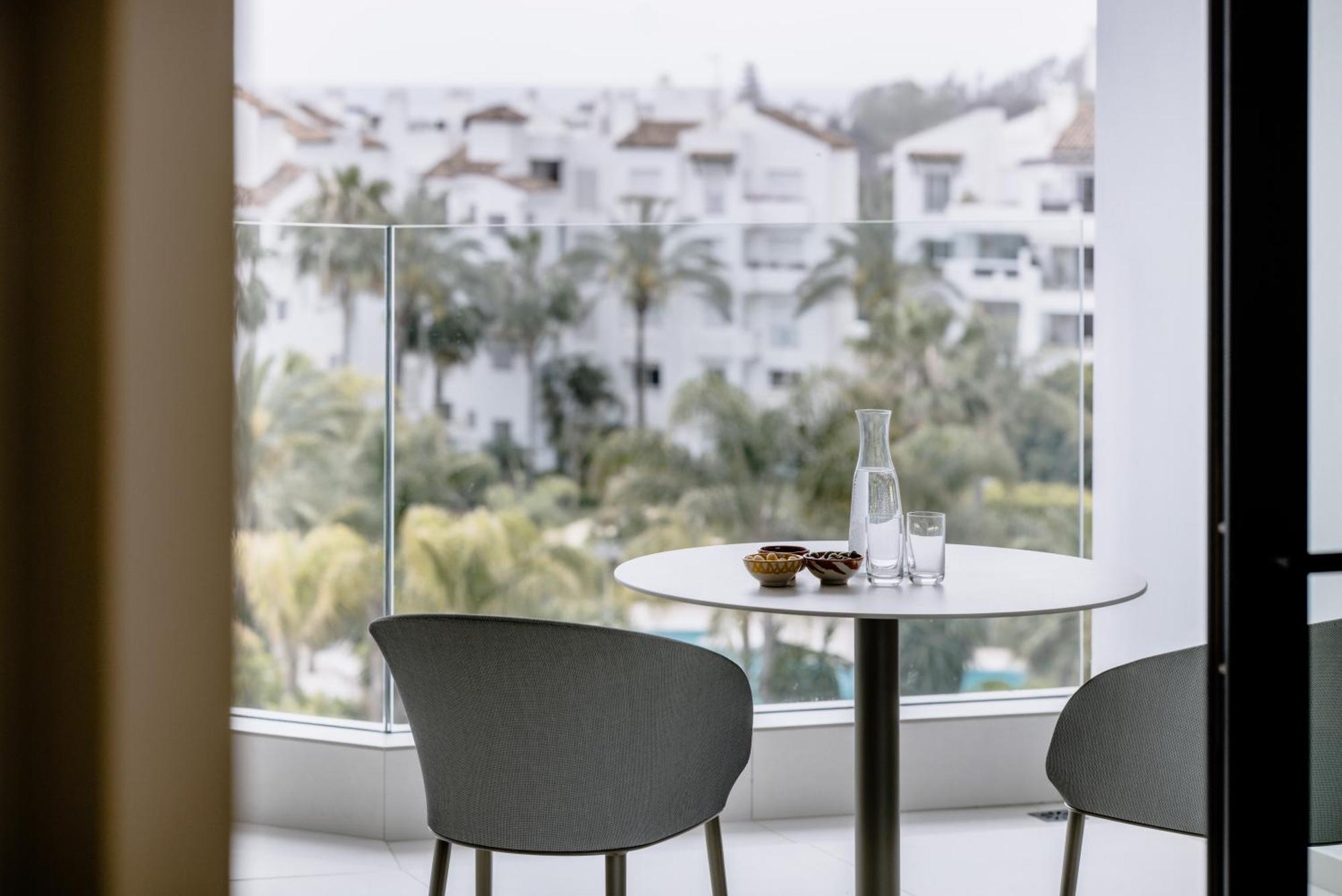 Corner Suite Garden View