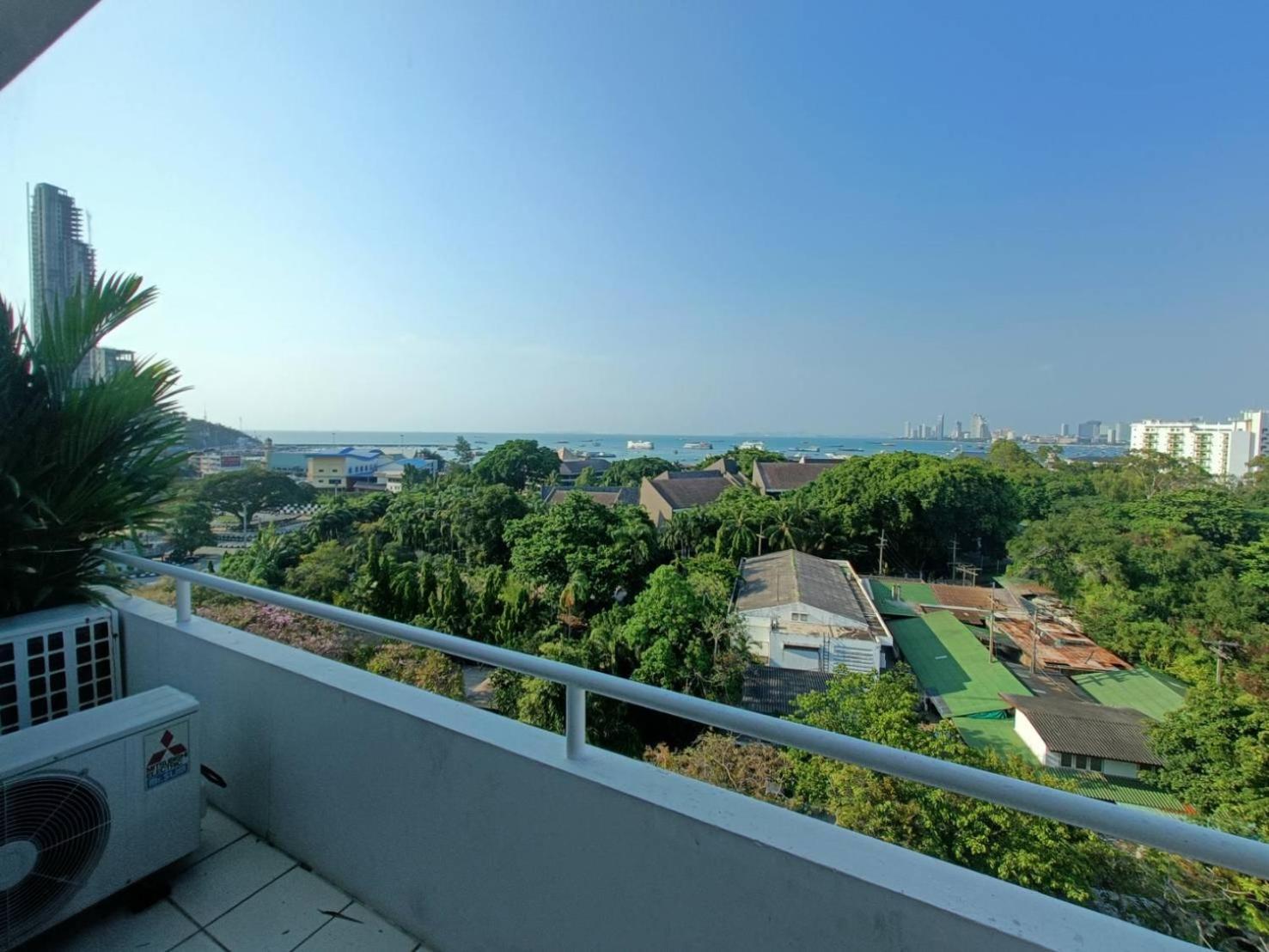 Zimmer mit Queensize-Bett und Balkon