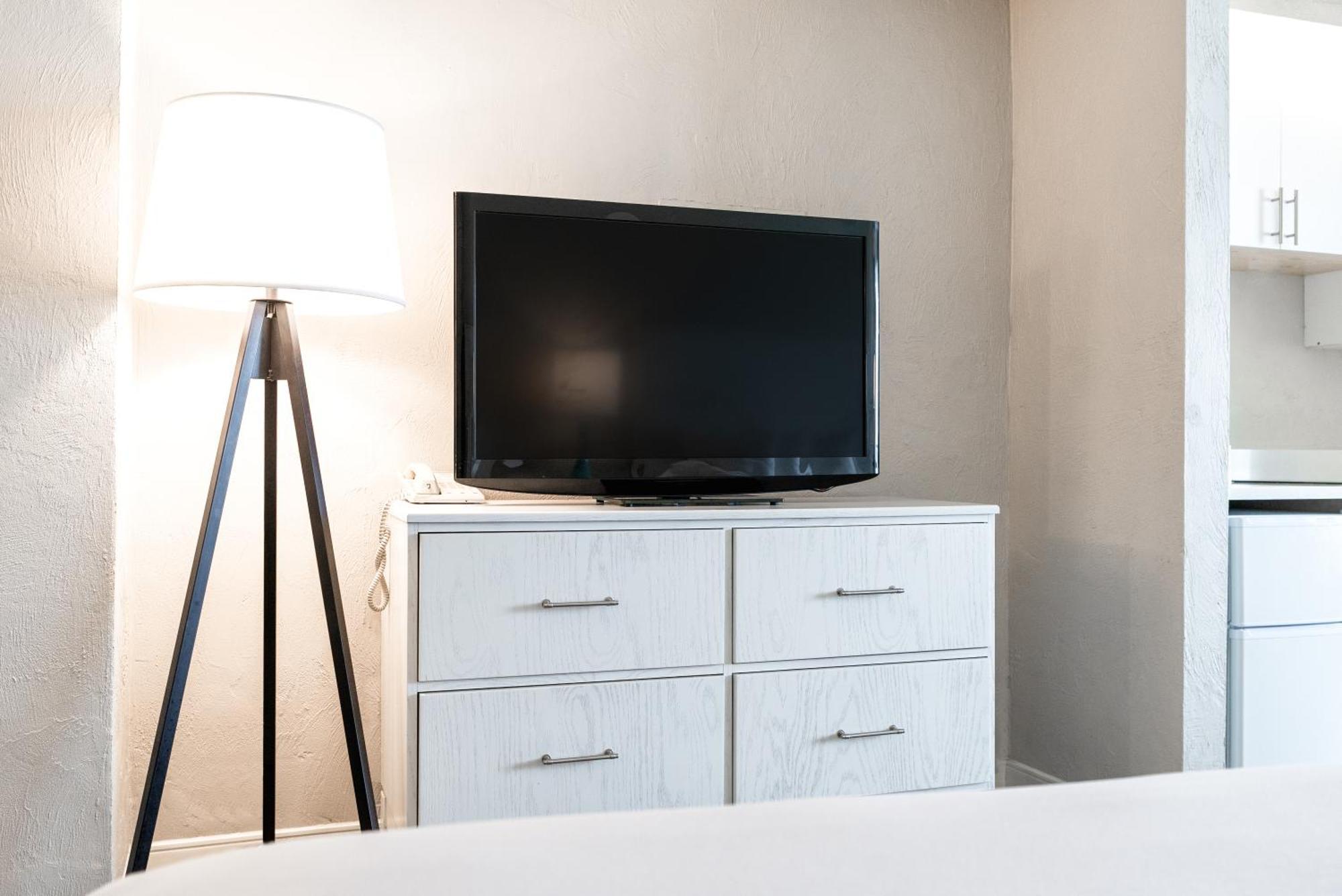 Queen Room Kitchenette Oceanfront