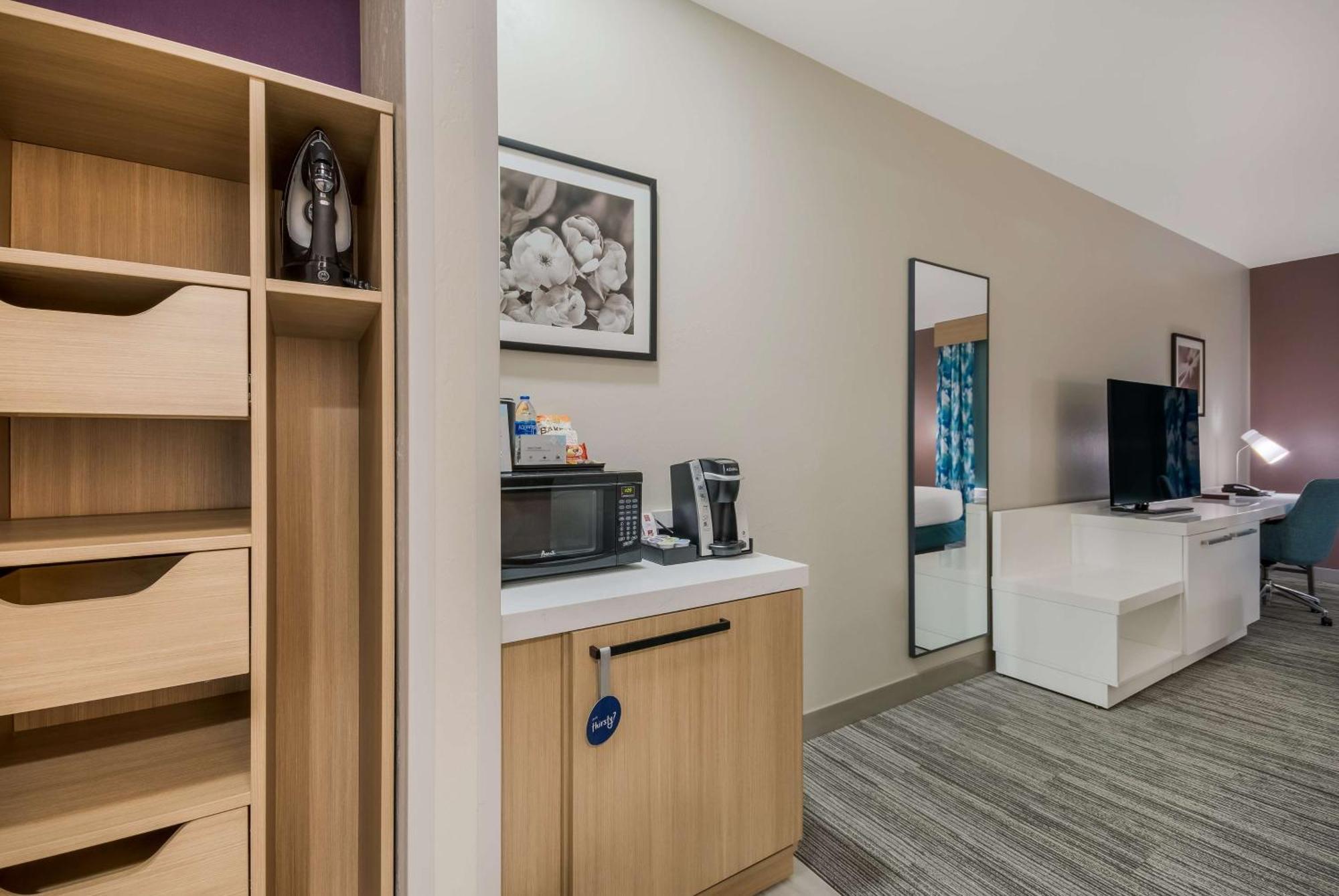 Premium Queen Room with Two Queen Beds