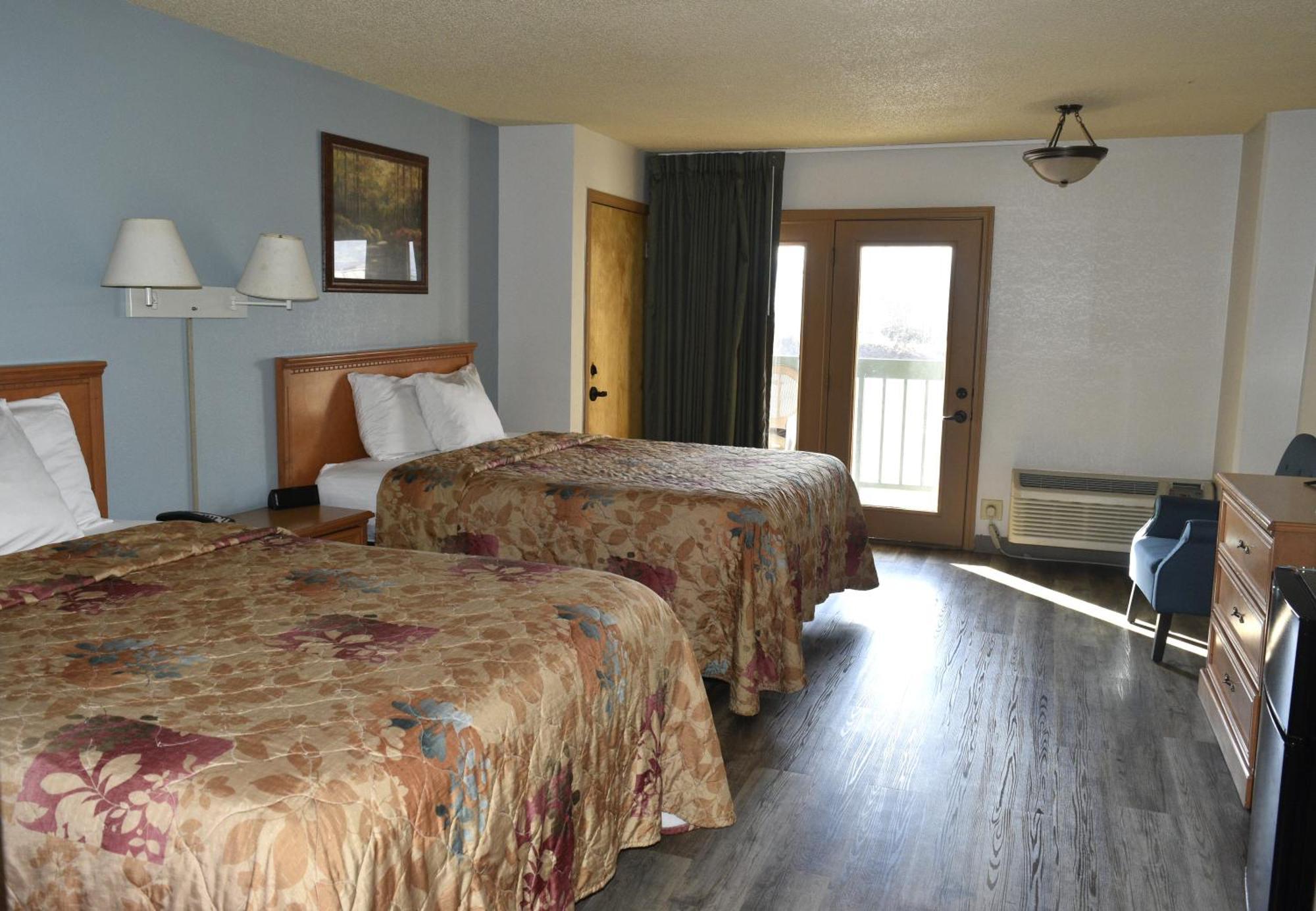 Queen Room Two Queen Beds Non-Smoking