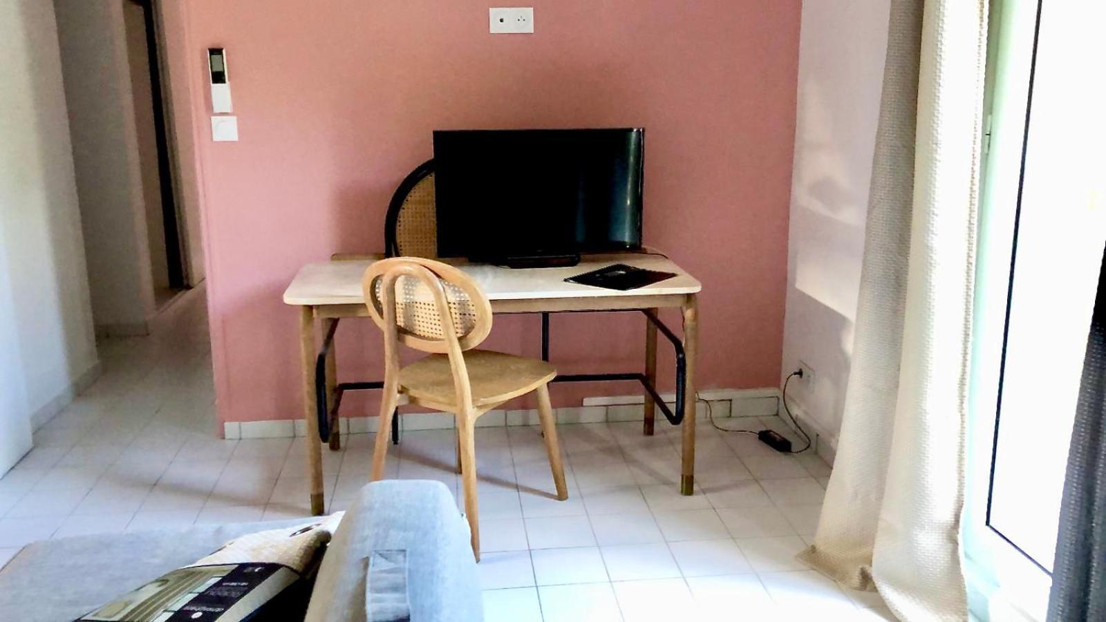 One Bedroom Apartment