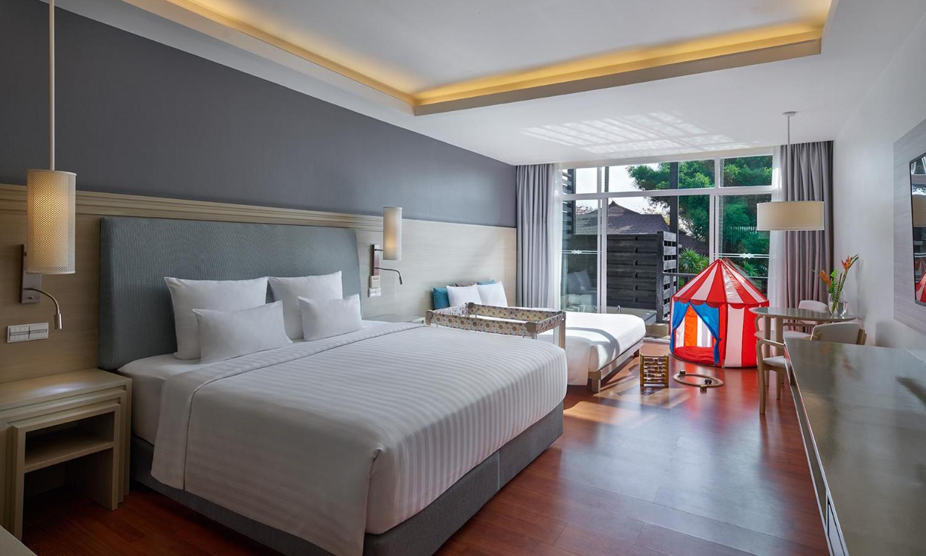 Deluxe Family Room Balcony