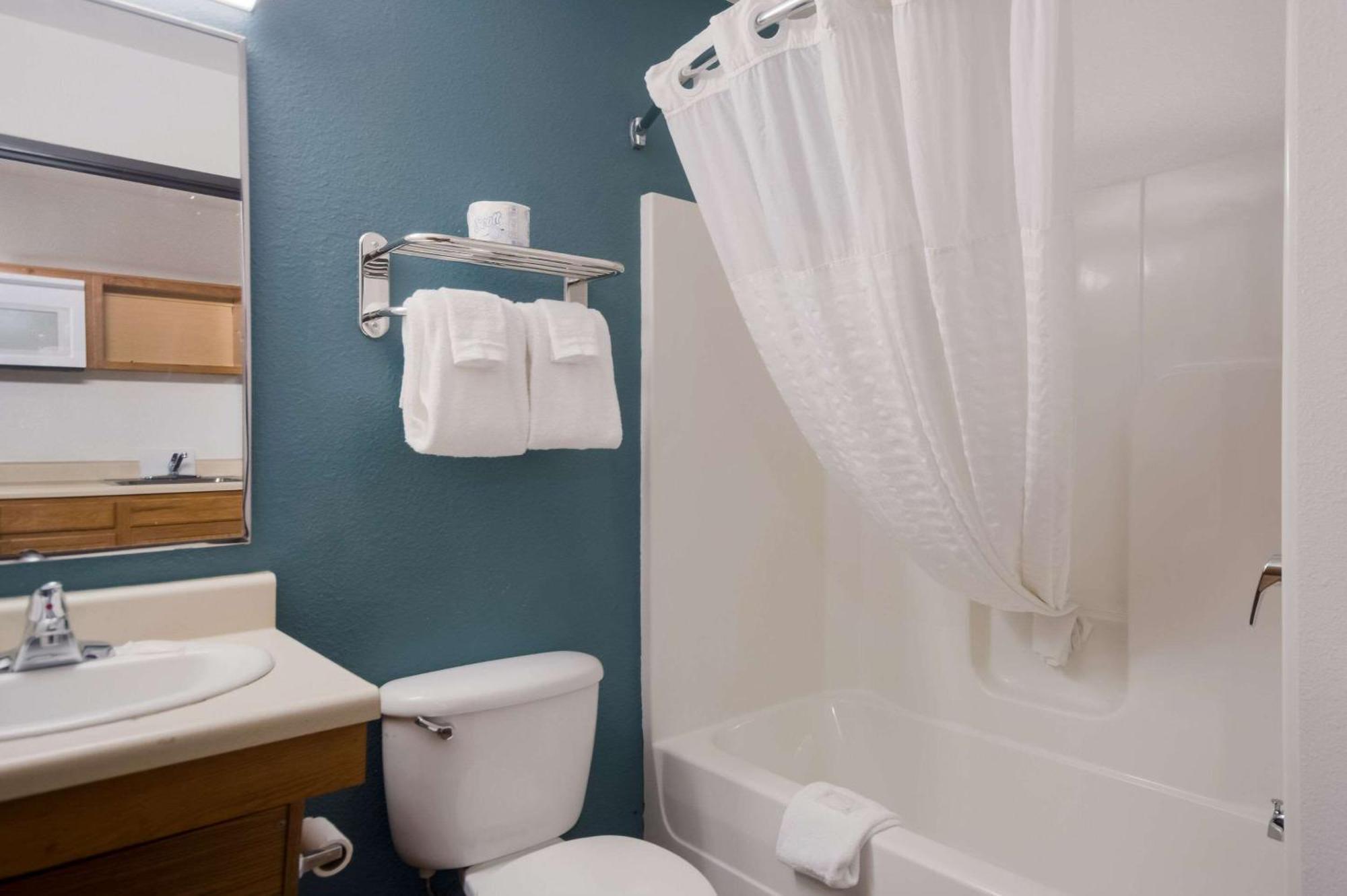 Double Room Two Double Beds Non-Smoking