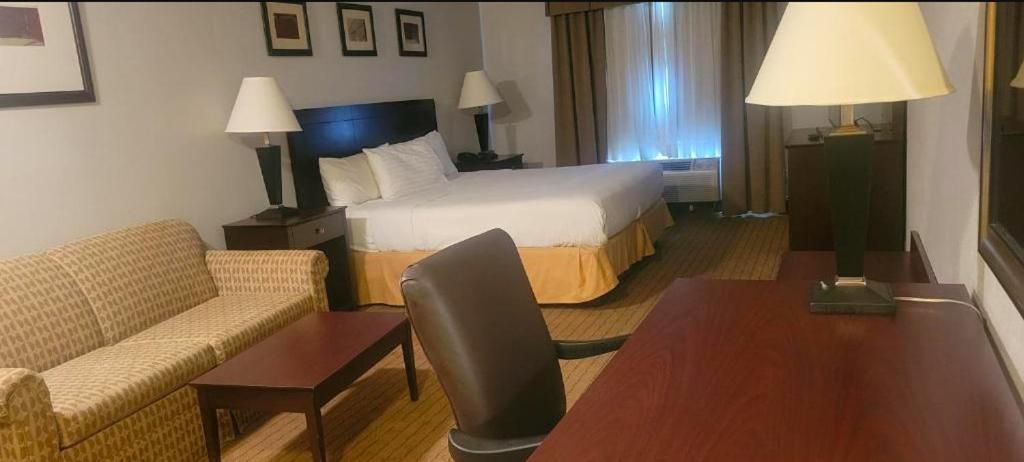Superior King Suite
