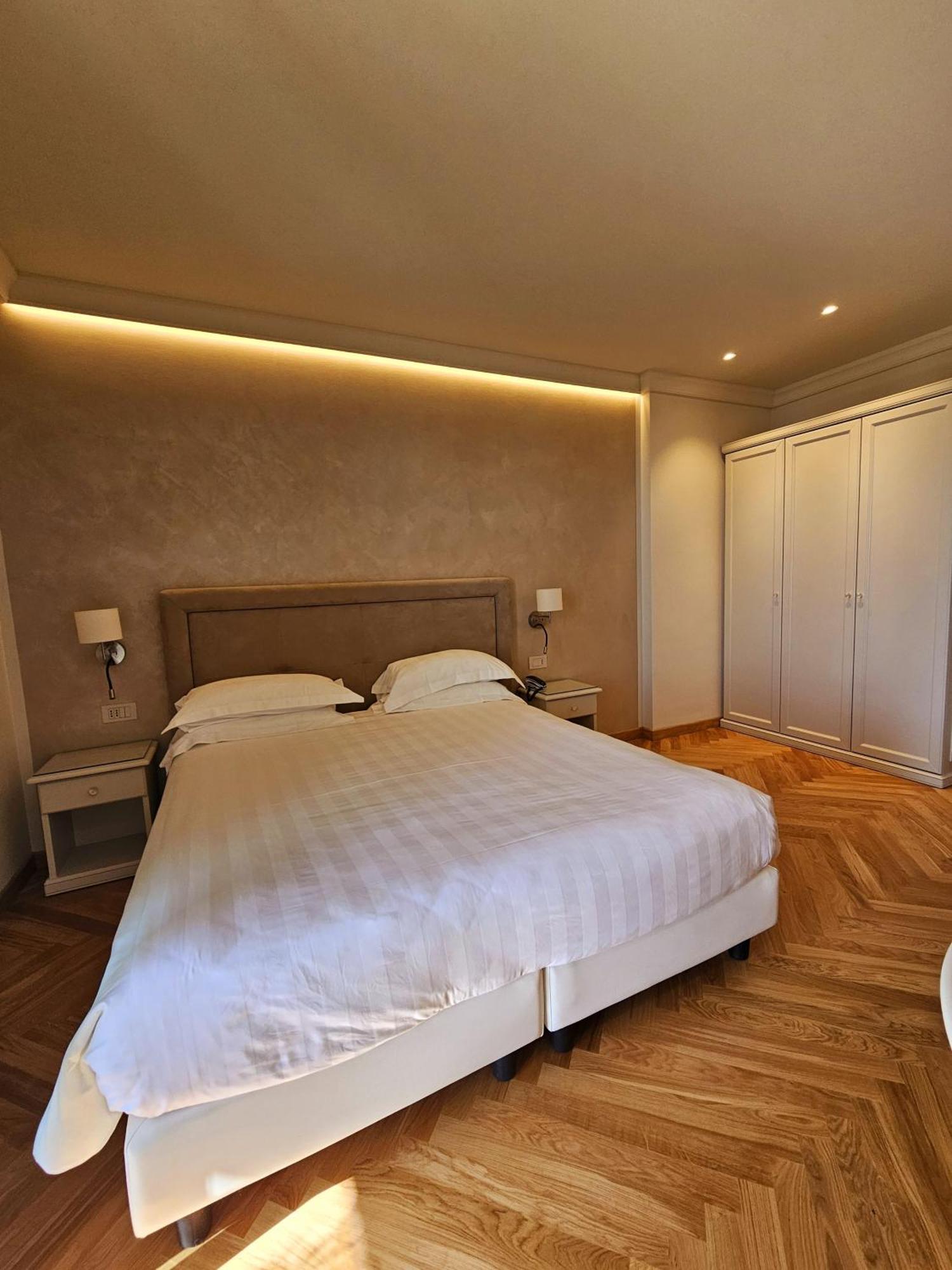 Deluxe Double Room Sea Side