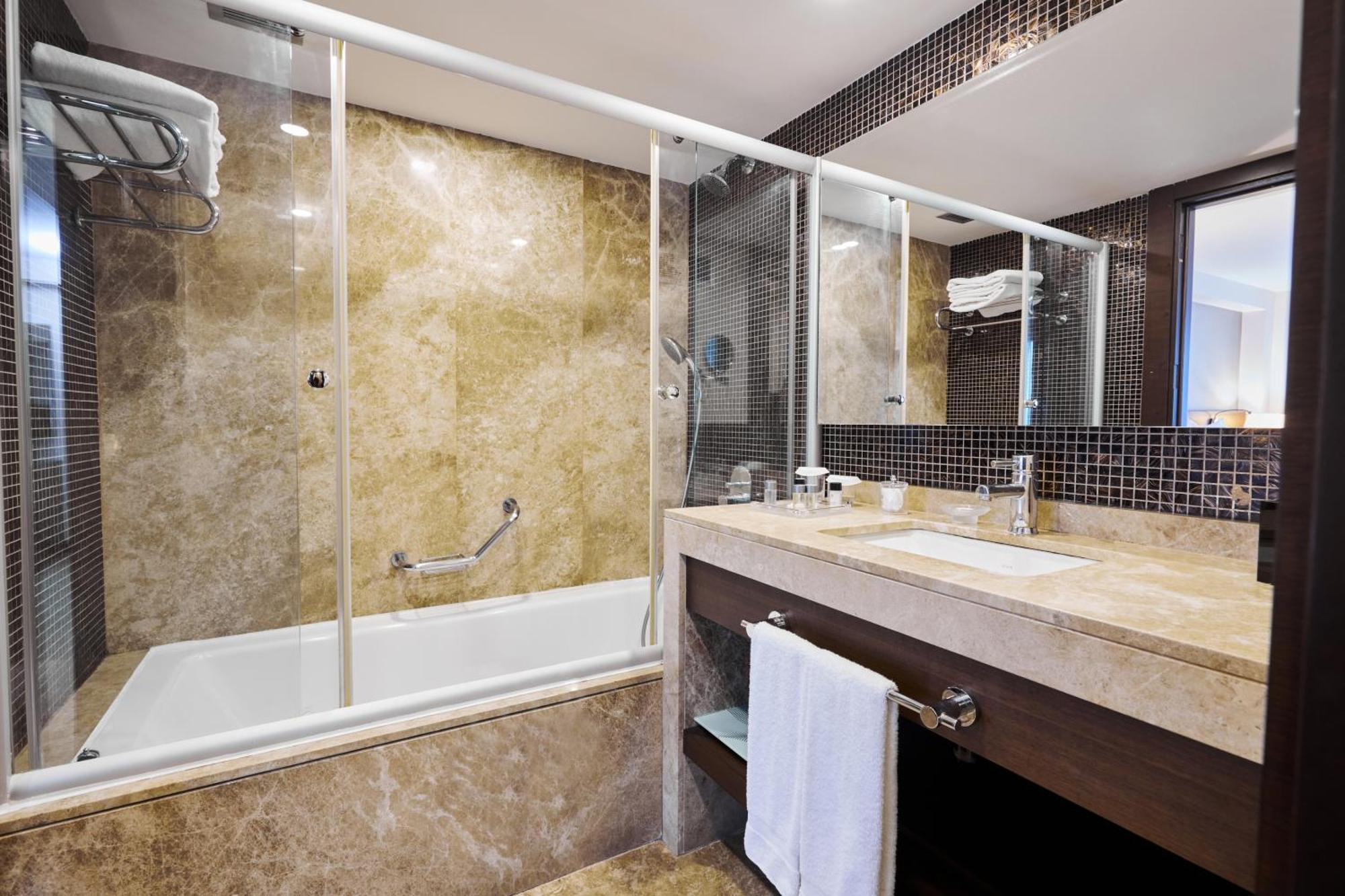 Grand Deluxe Twin Room - Free SPA Access