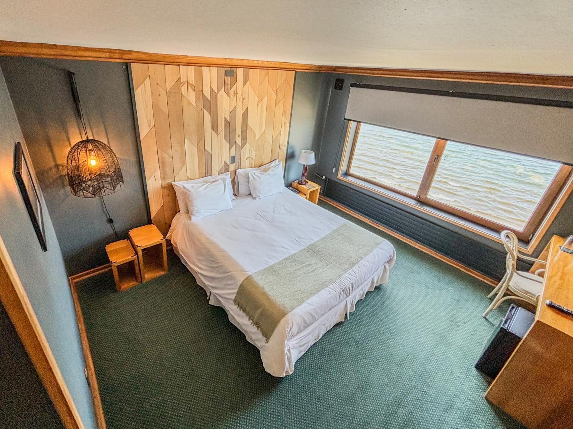 Quarto Família com Vista do Lago
