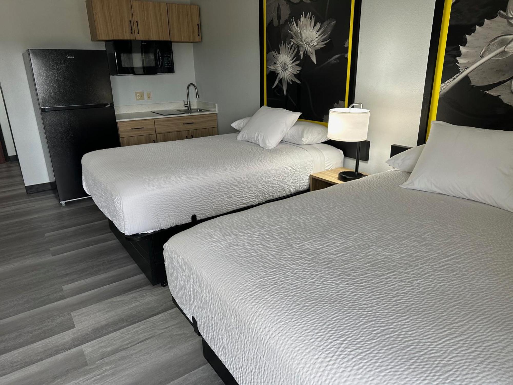 Double Room Two Double Beds Kitchenette
