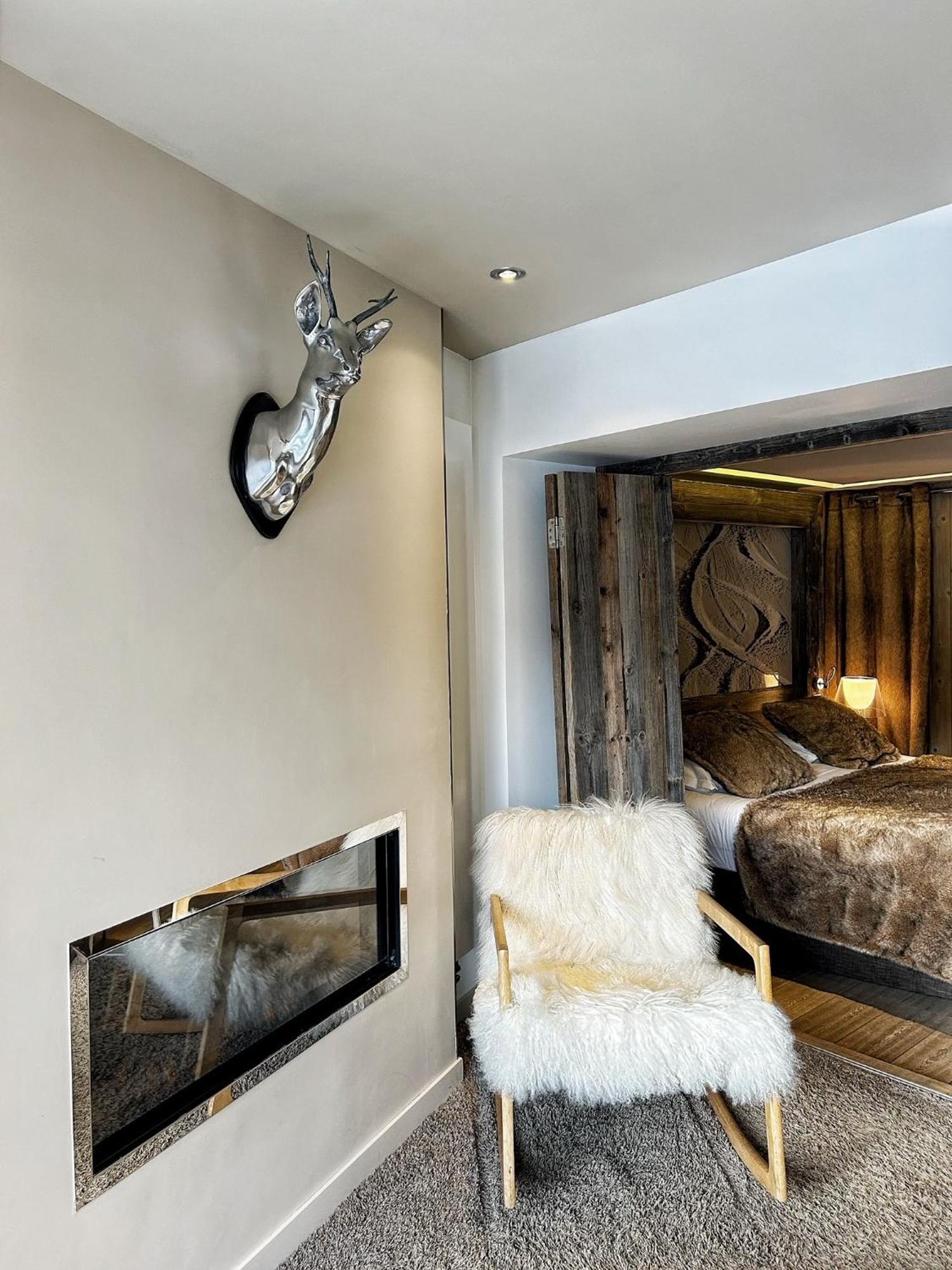 Superior Double Room Lounge Mountain View